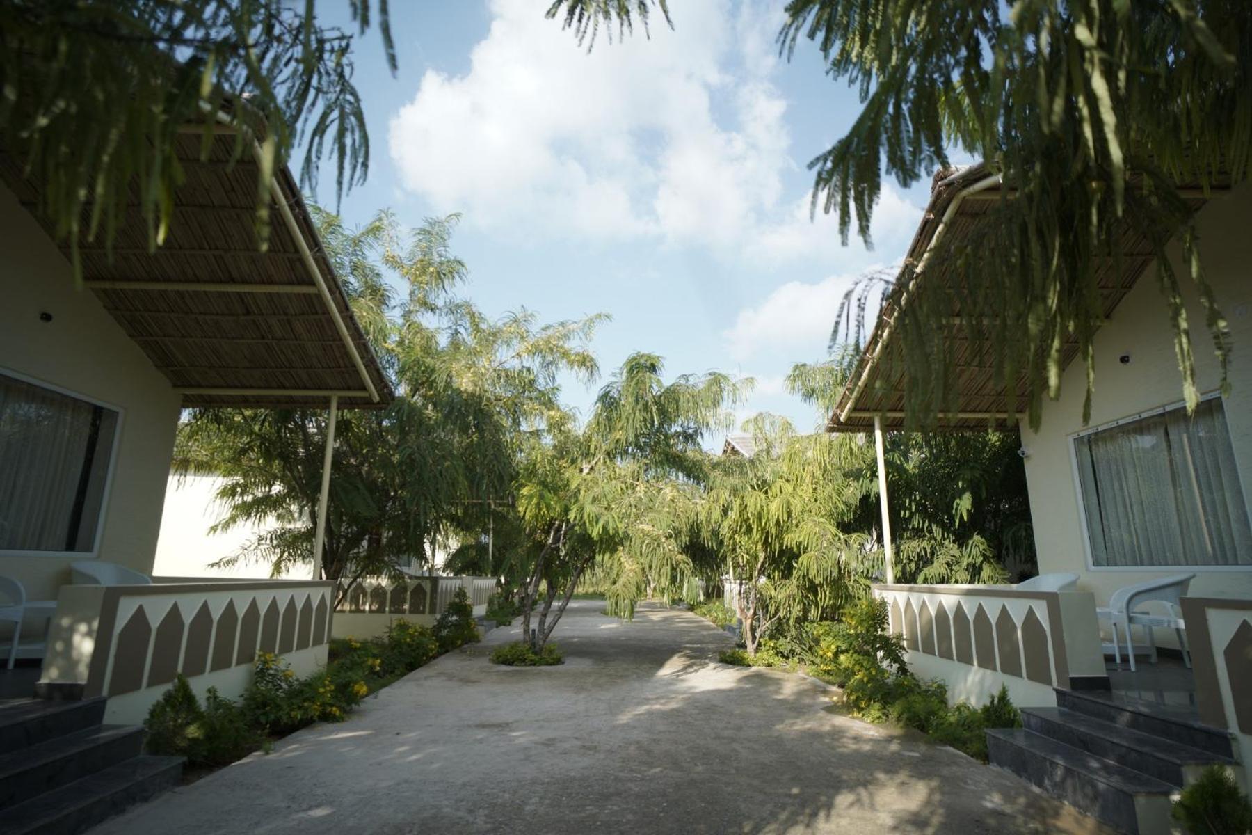 Villa with Private Pool - Photo 5