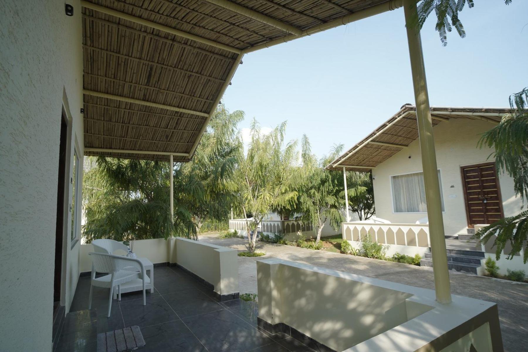 Villa with Private Pool - Photo 4