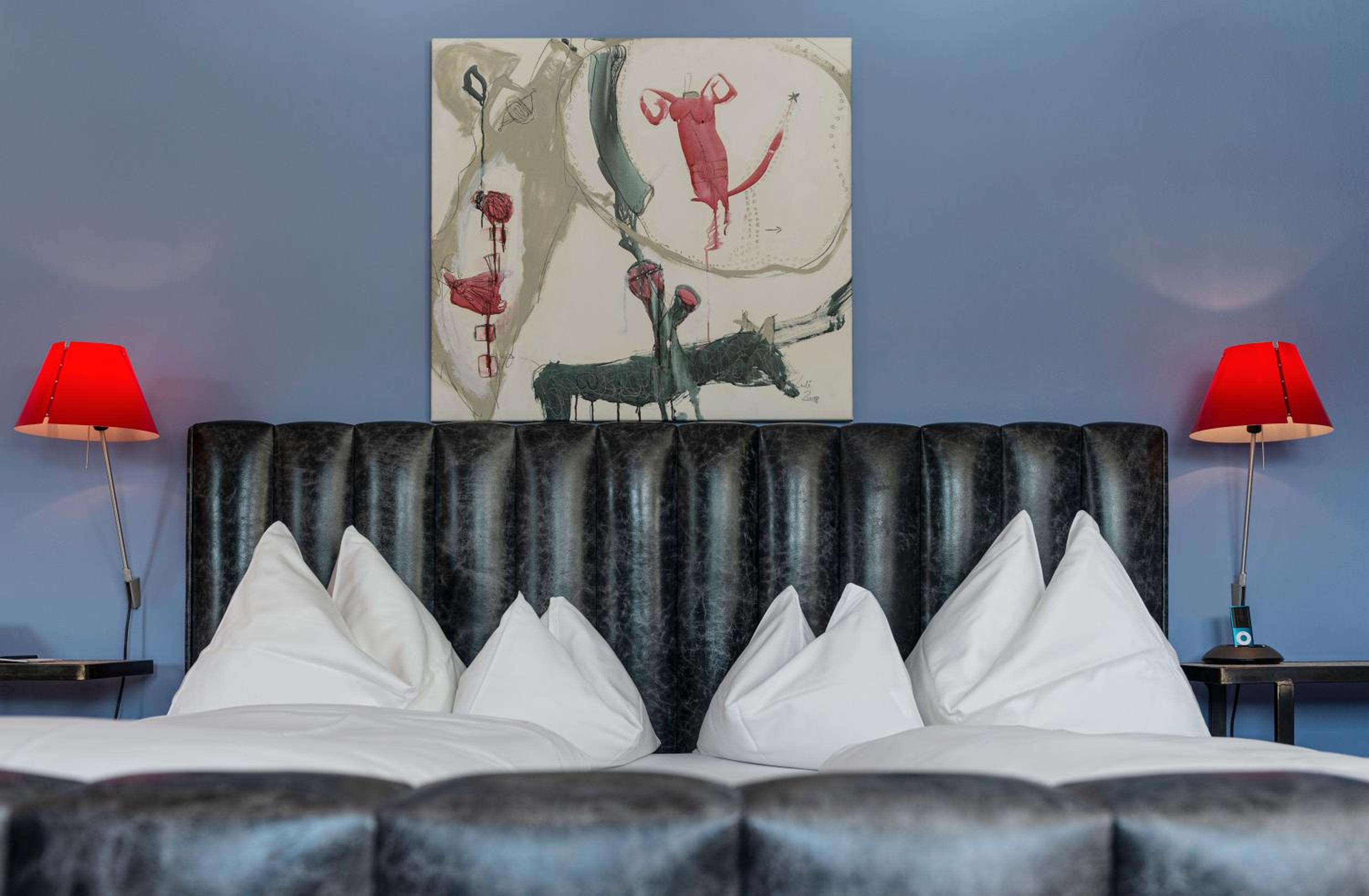 Junior Suite with Lake View and Balcony photo 2