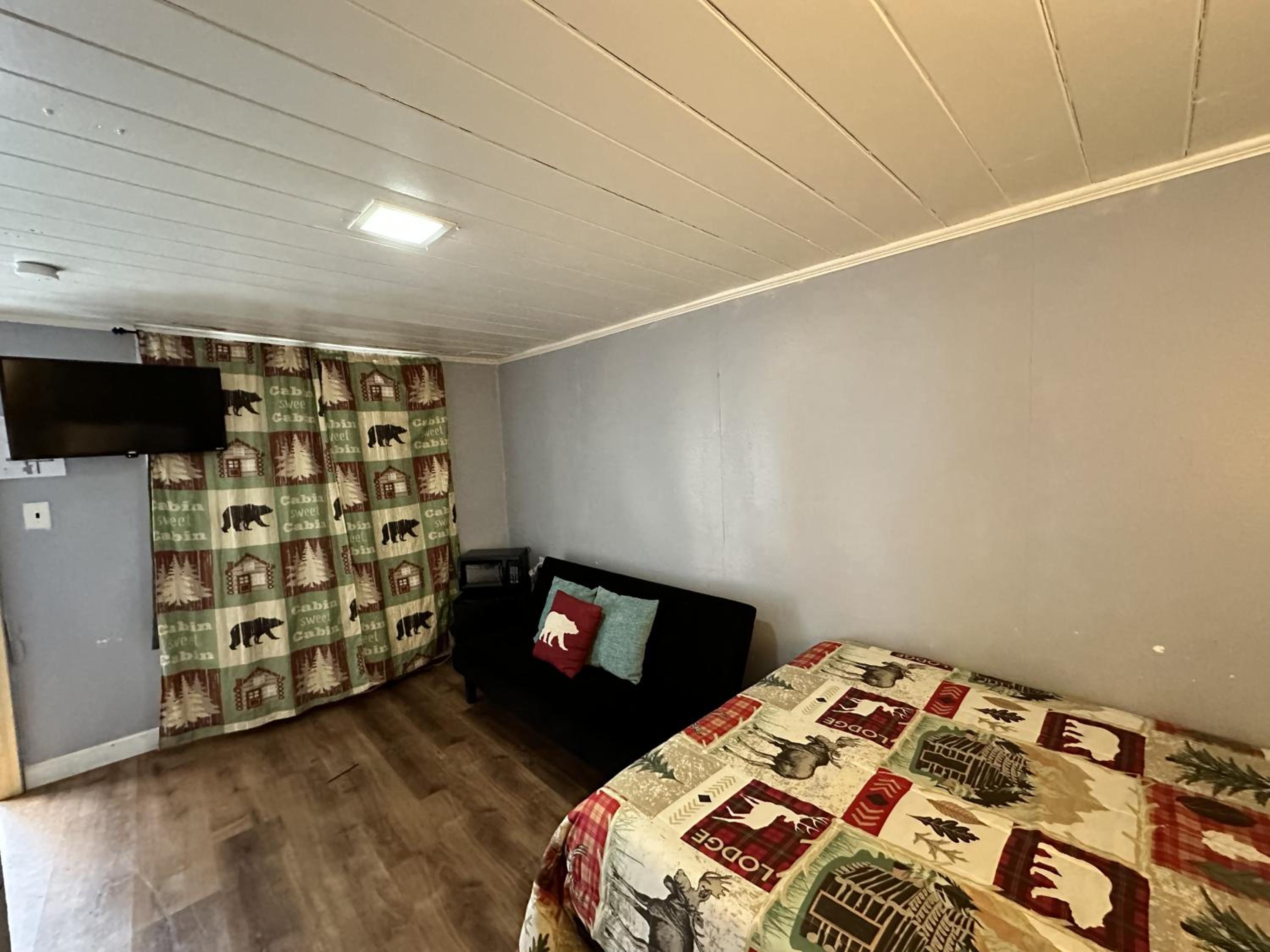 Small Double Room - Photo 2