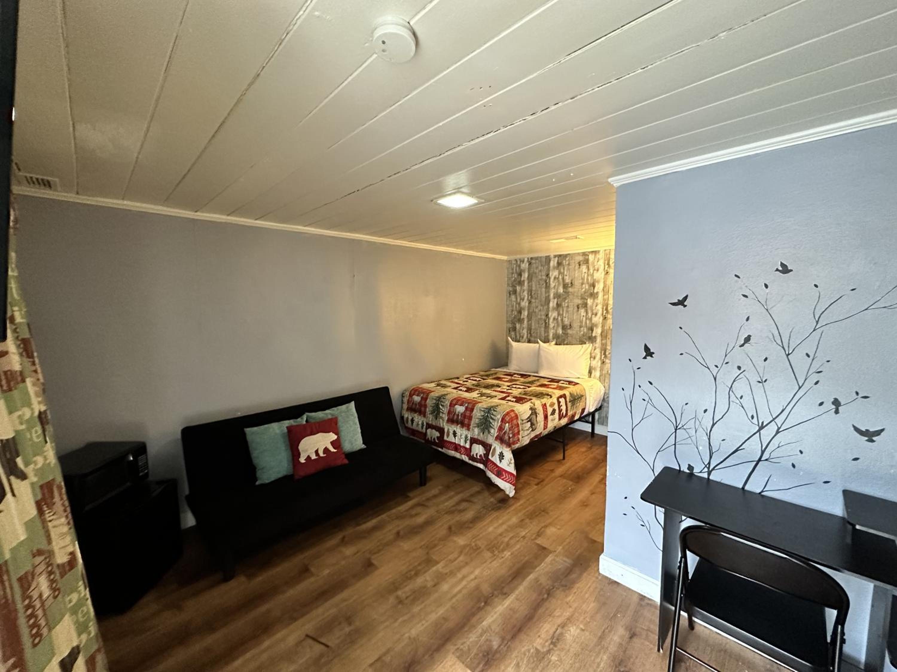 Small Double Room - Photo 4