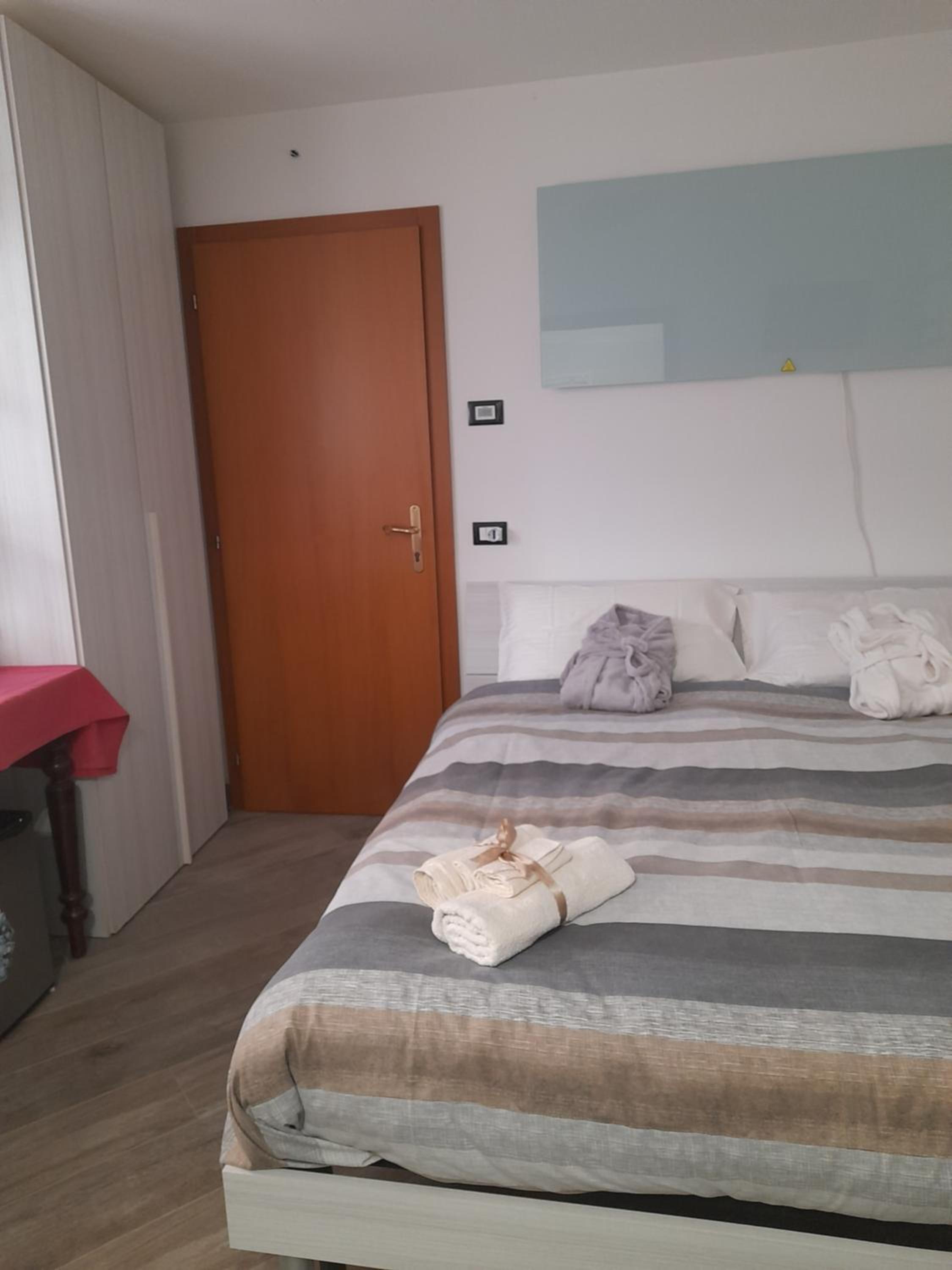 Economy Double Room with Private Bathroom - Photo 1