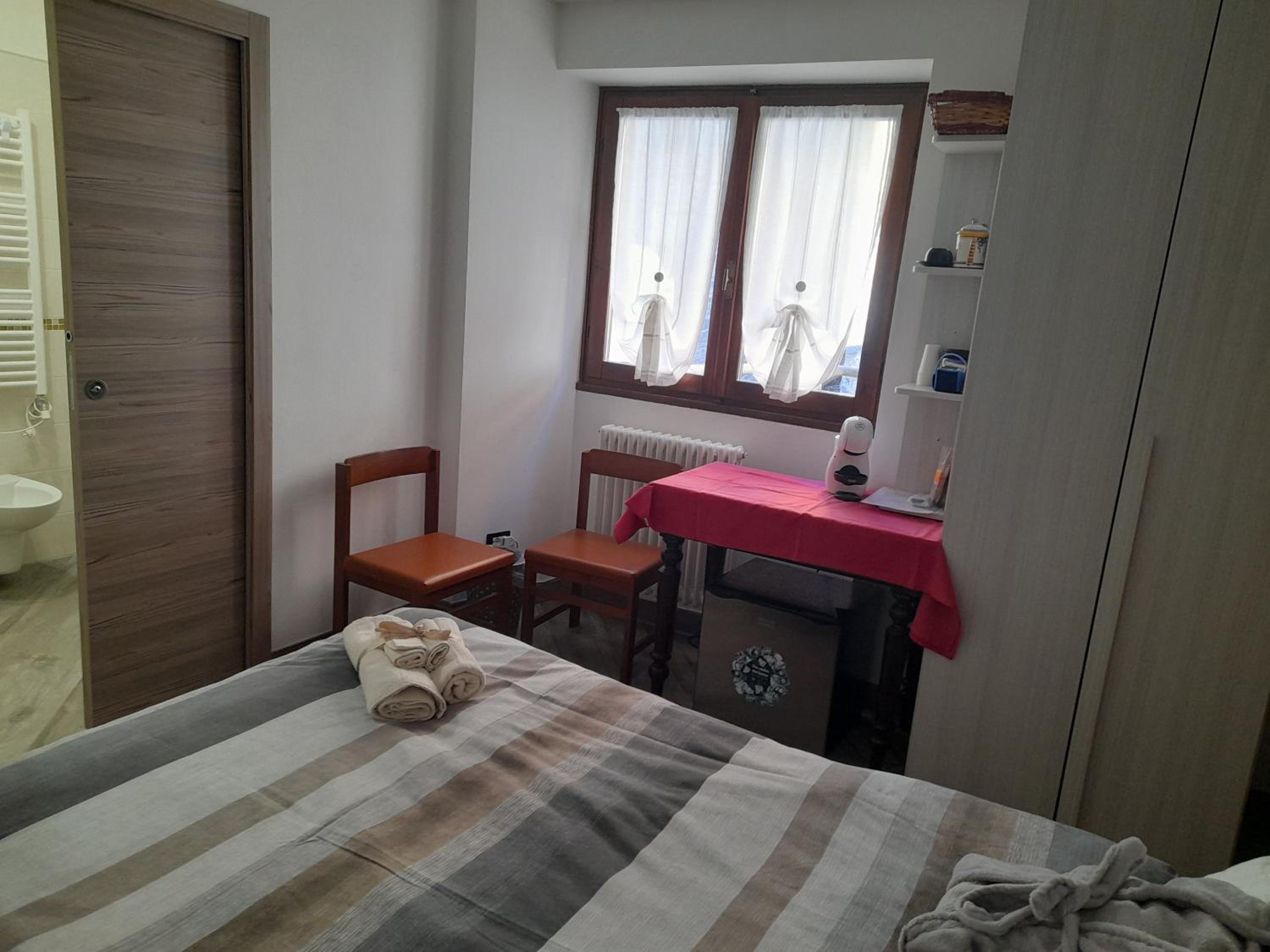 Economy Double Room with Private Bathroom - Photo 21