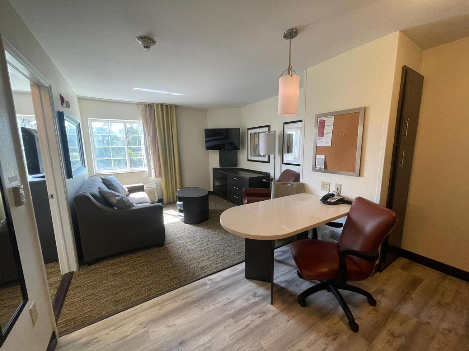 One-Bedroom Suite with Sofa Bed - Photo 1
