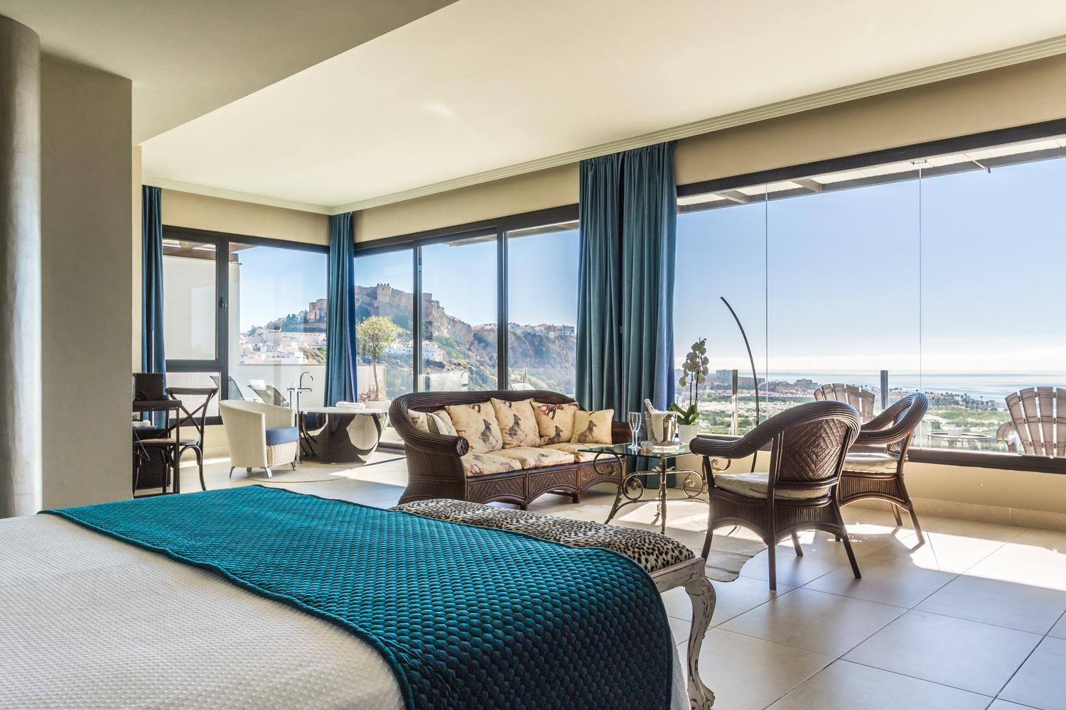 Queen Suite with Sea View photo 2
