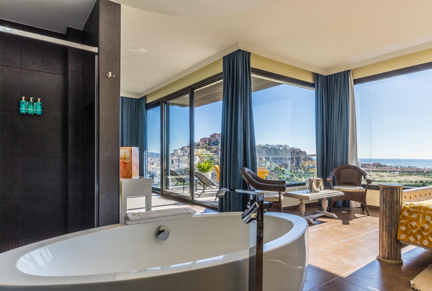 Junior Suite with Sea View photo 3