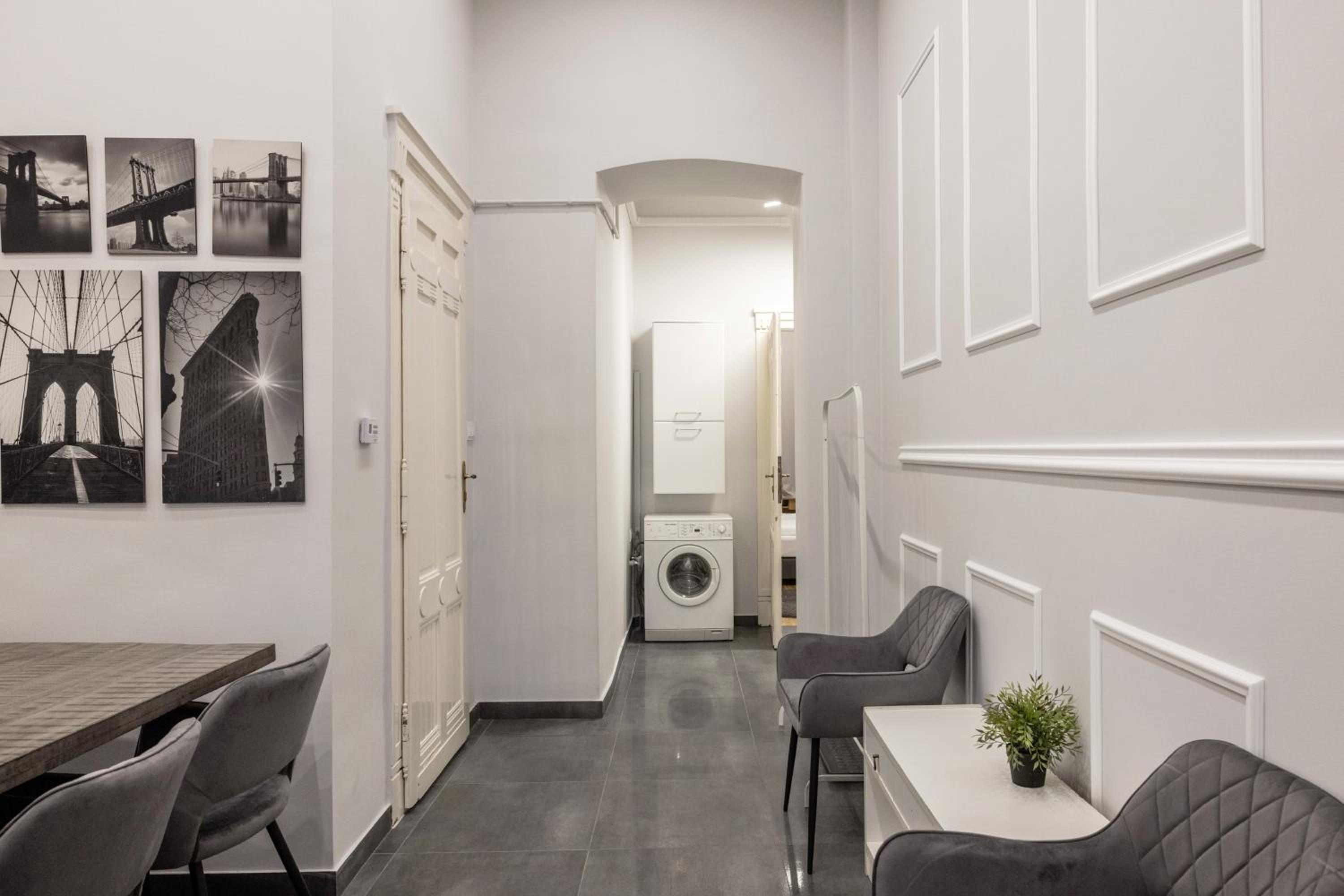 Two-Bedroom Apartment - Photo 19