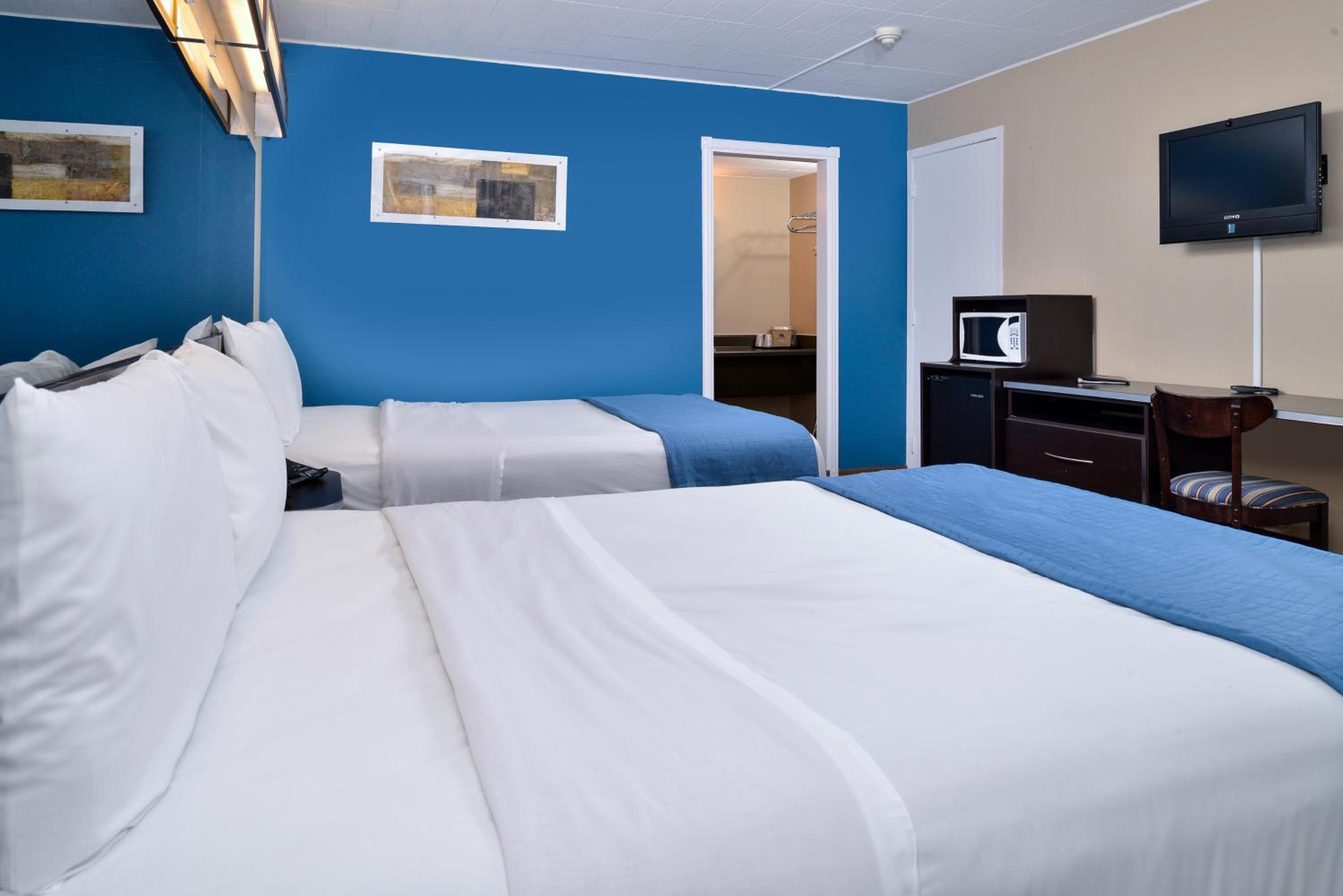 2 Queen Beds Non-Smoking - Photo 1