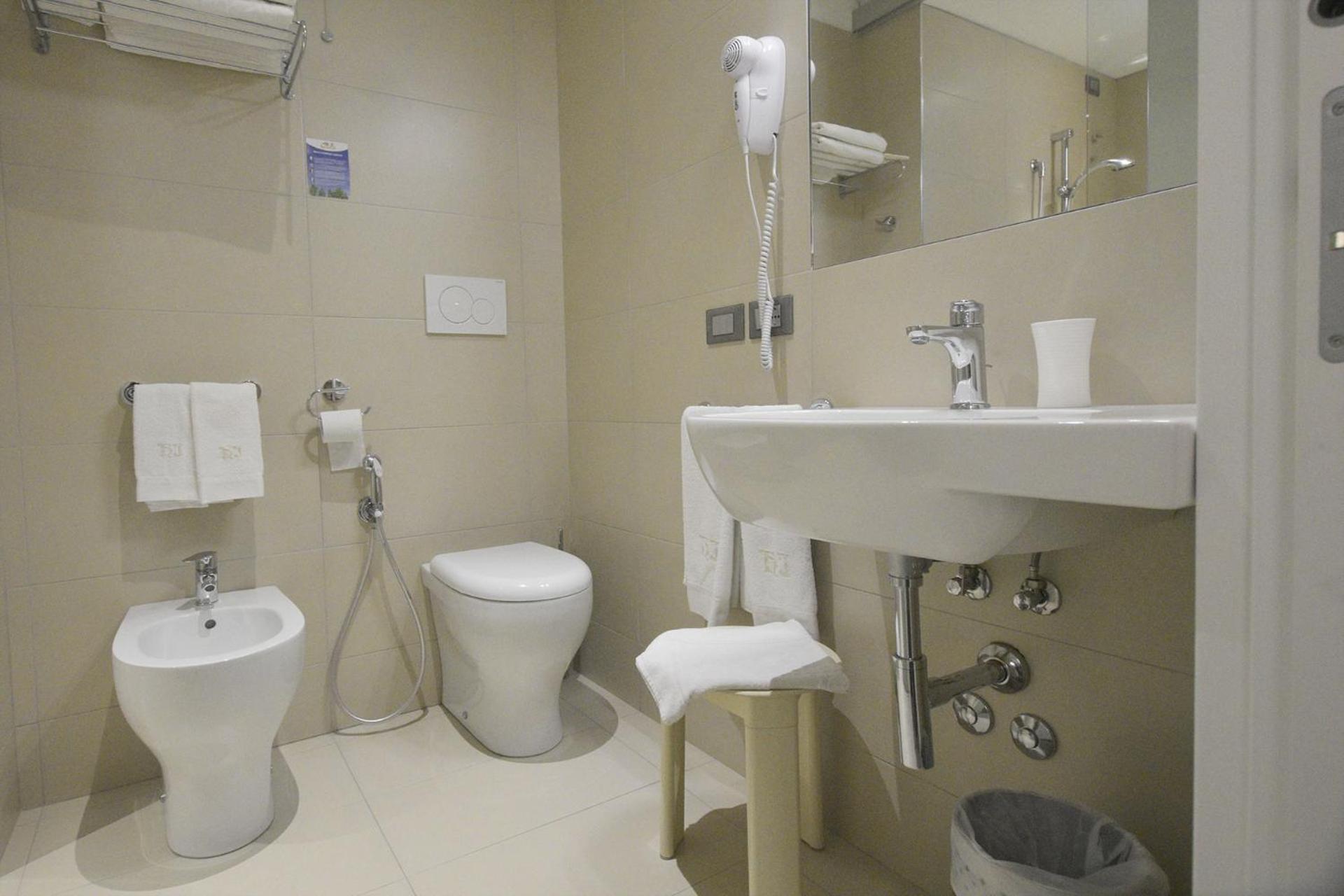 Classic Triple Room photo 2