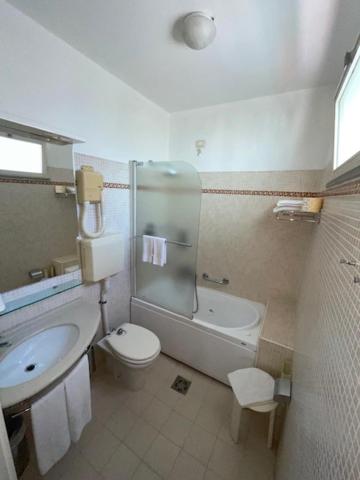 Family Room with Bathroom photo 3