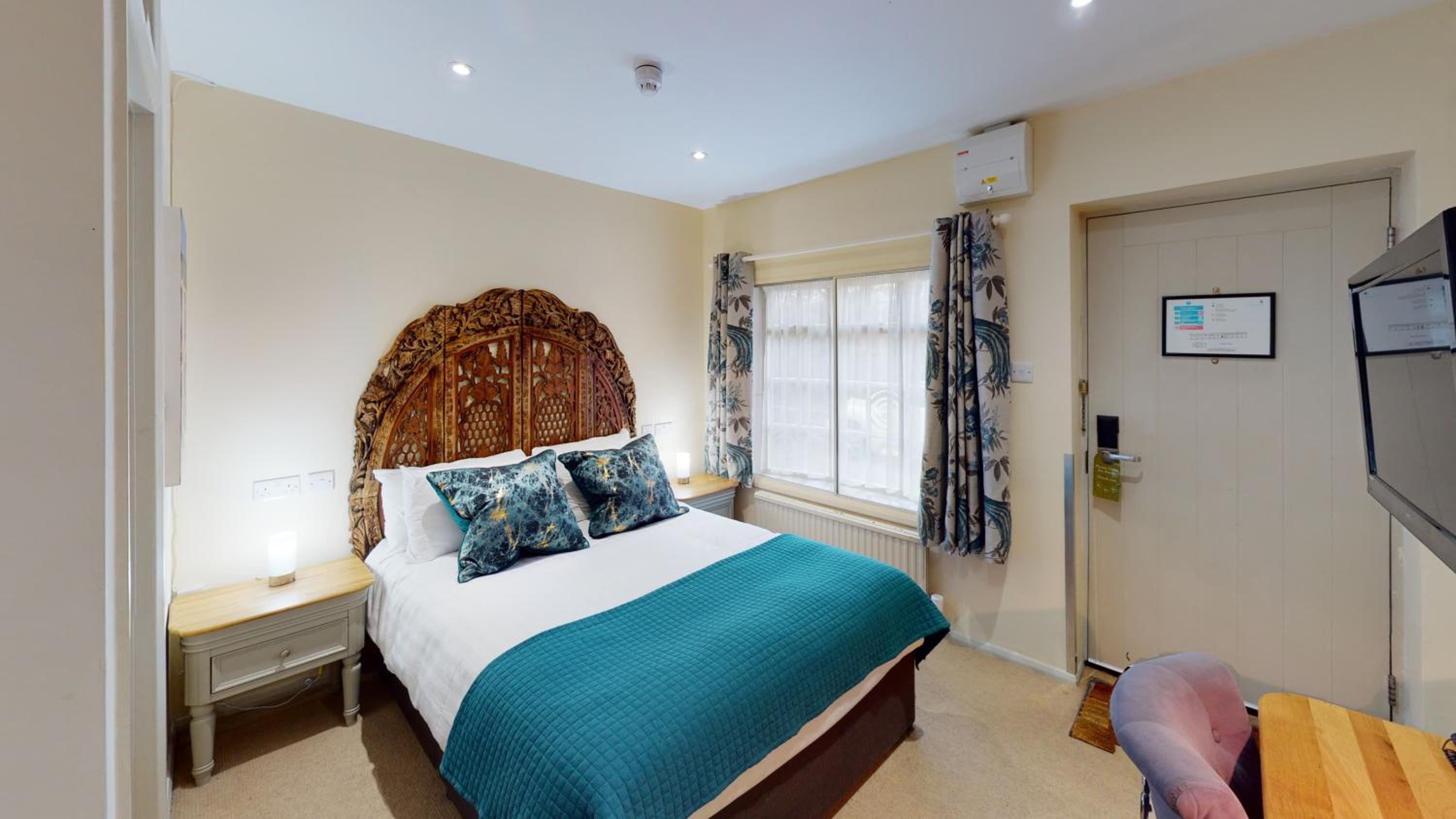 Small Double Room - Photo 2