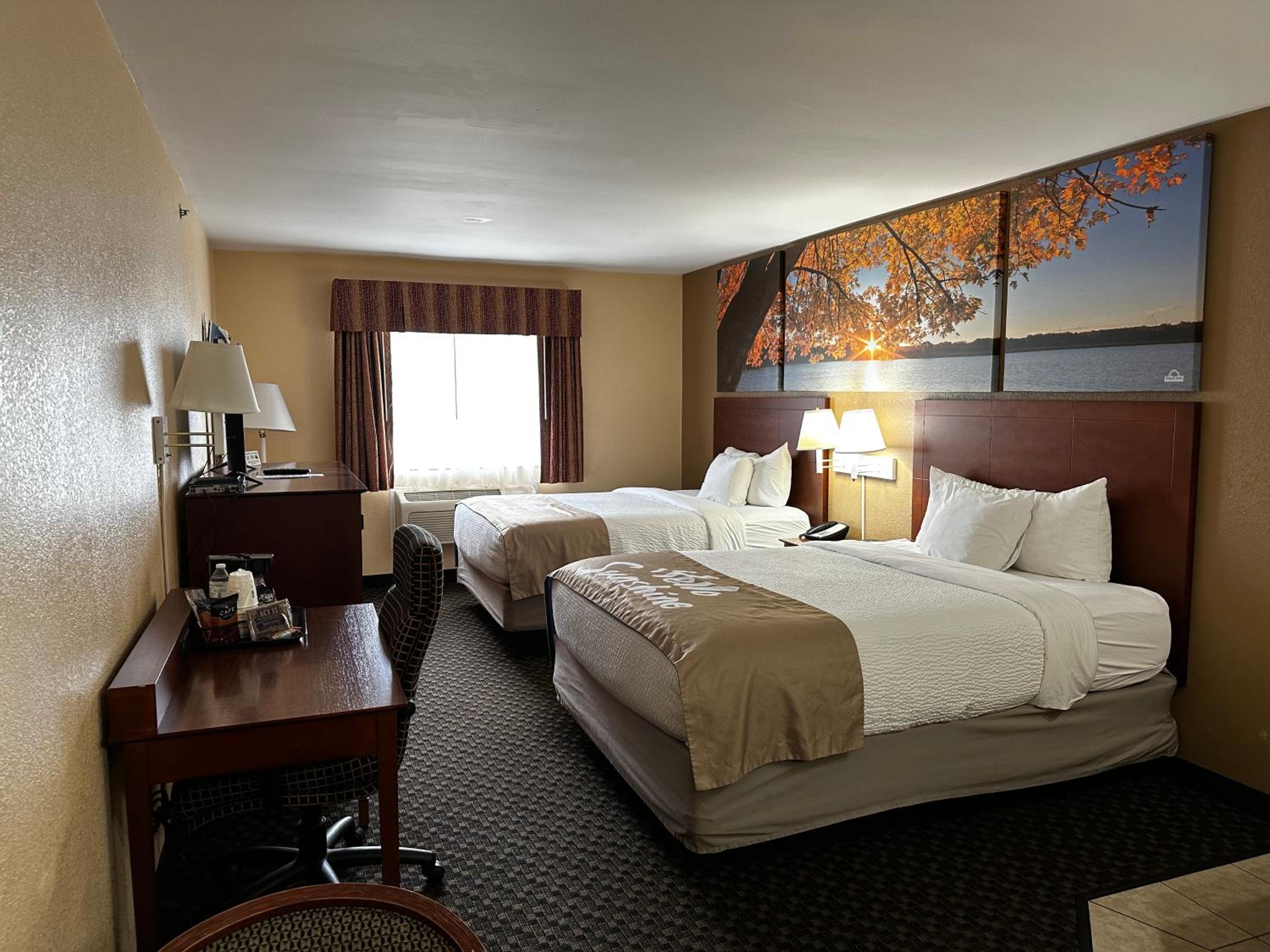 Suite with Two Queen Beds - Mobility Access/Non-Smoking - Photo 5
