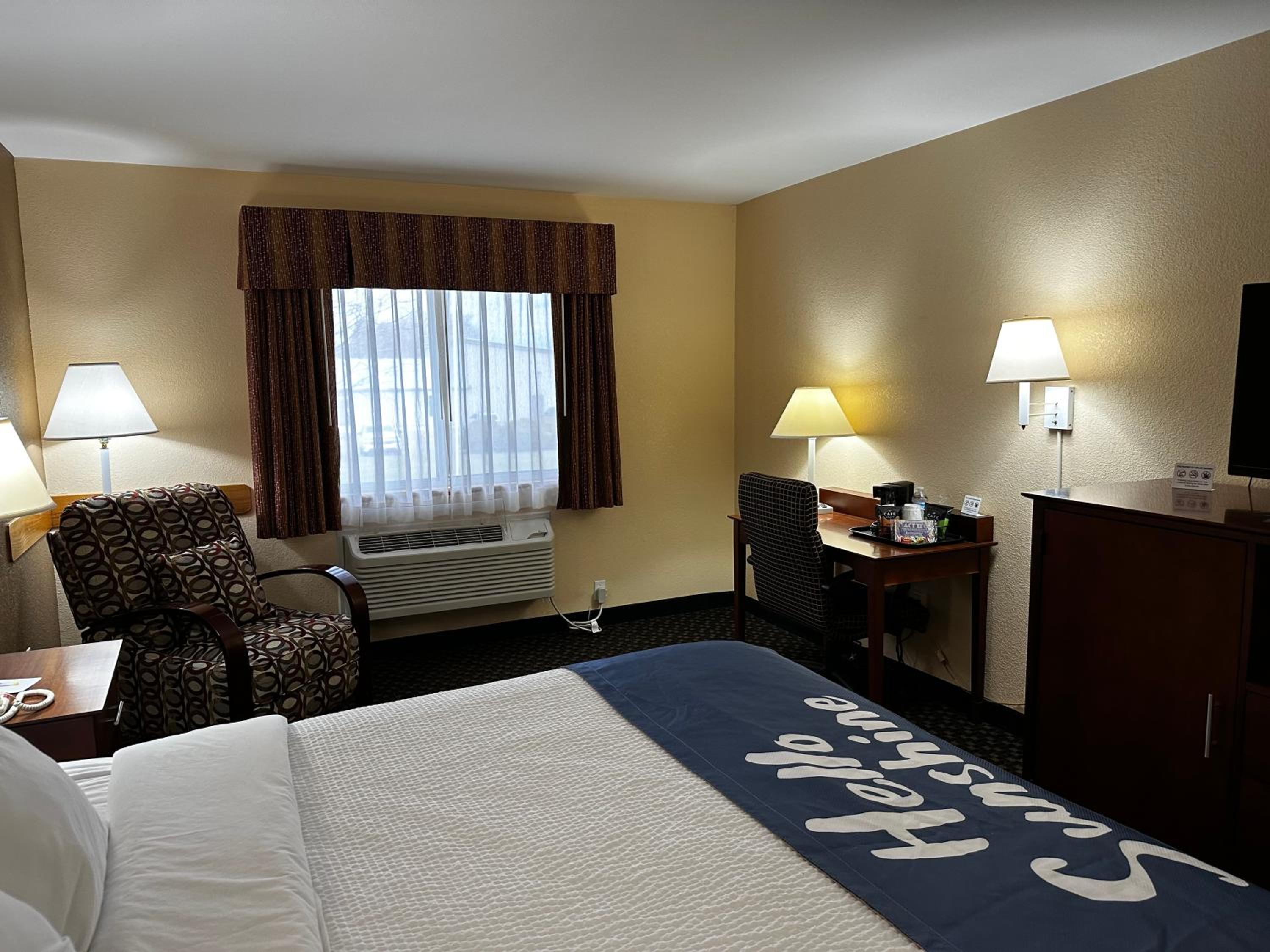 Business King Room - Non-Smoking - Photo 4