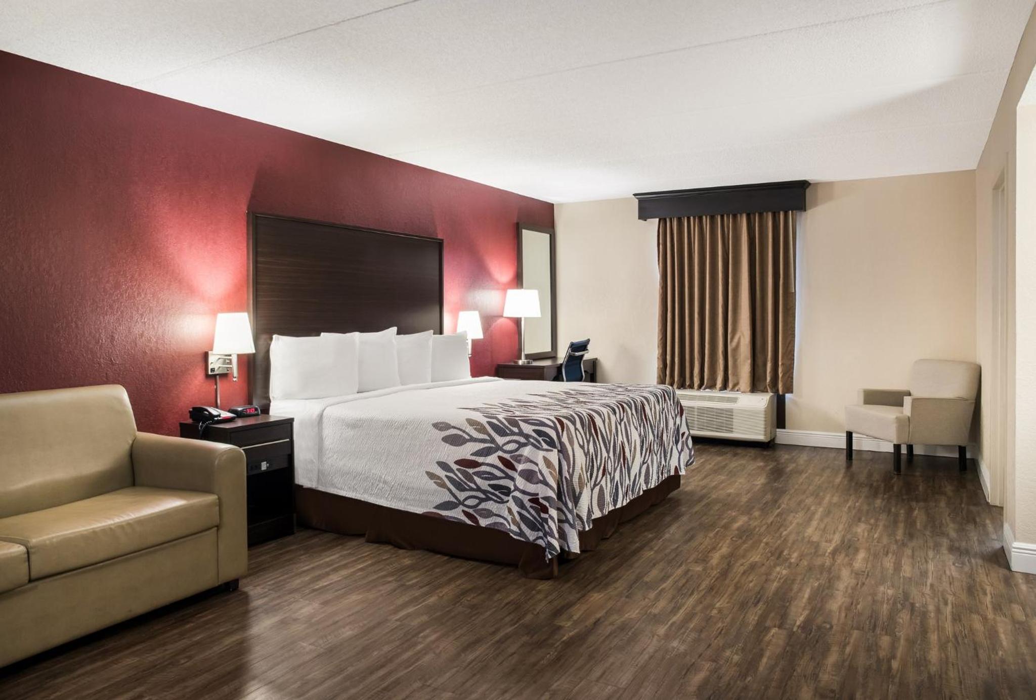  Superior King Room with Sofa Bed Disability Access Non-Smoking - Photo 1