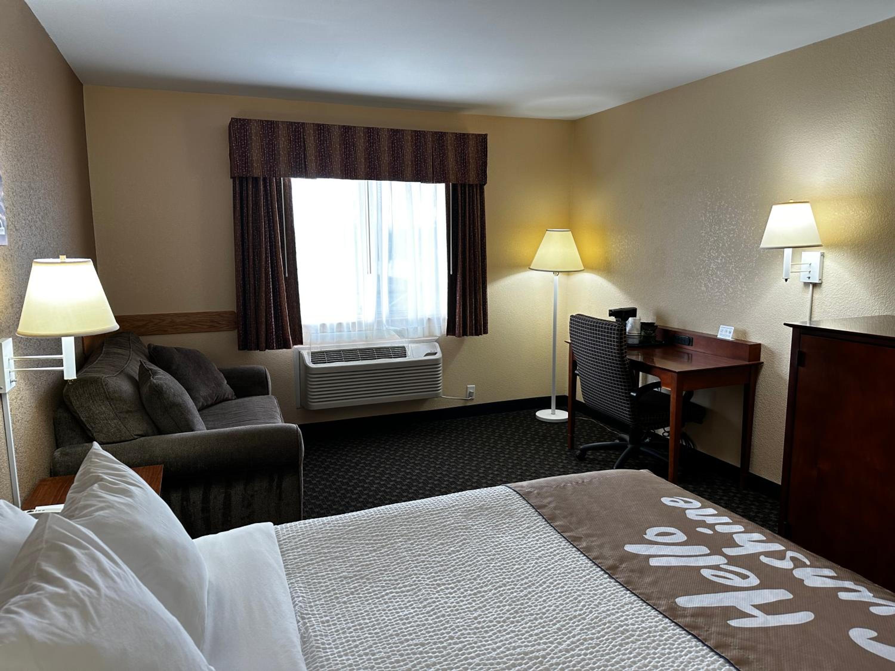 Queen Room - Non-Smoking - Photo 4