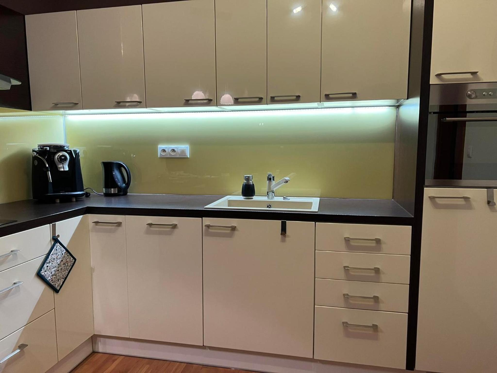 One-Bedroom Apartment - Photo 14
