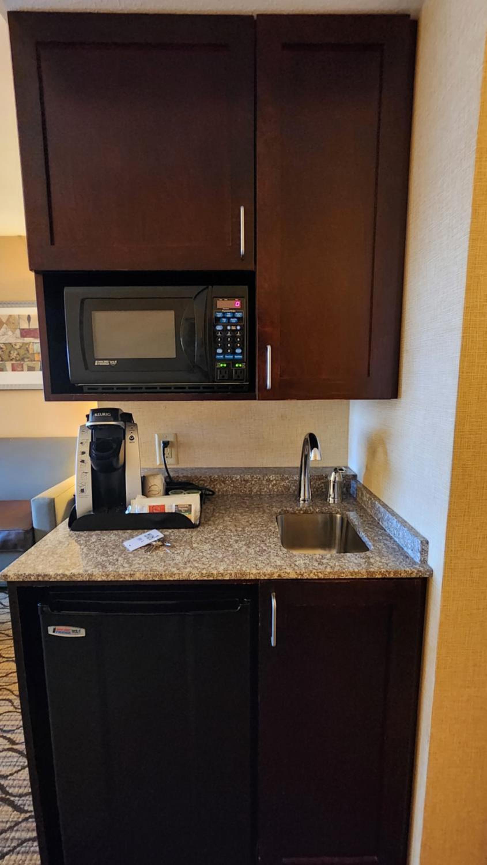 Deluxe King Suite - Non-Smoking photo 2