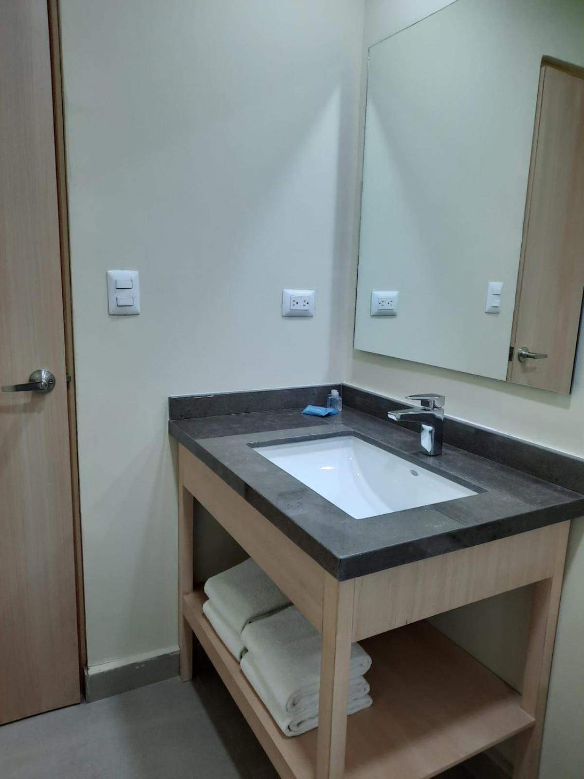 Deluxe Double or Twin Room photo 3