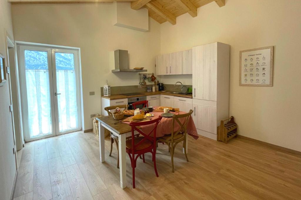 Apartment with Mountain View photo 2