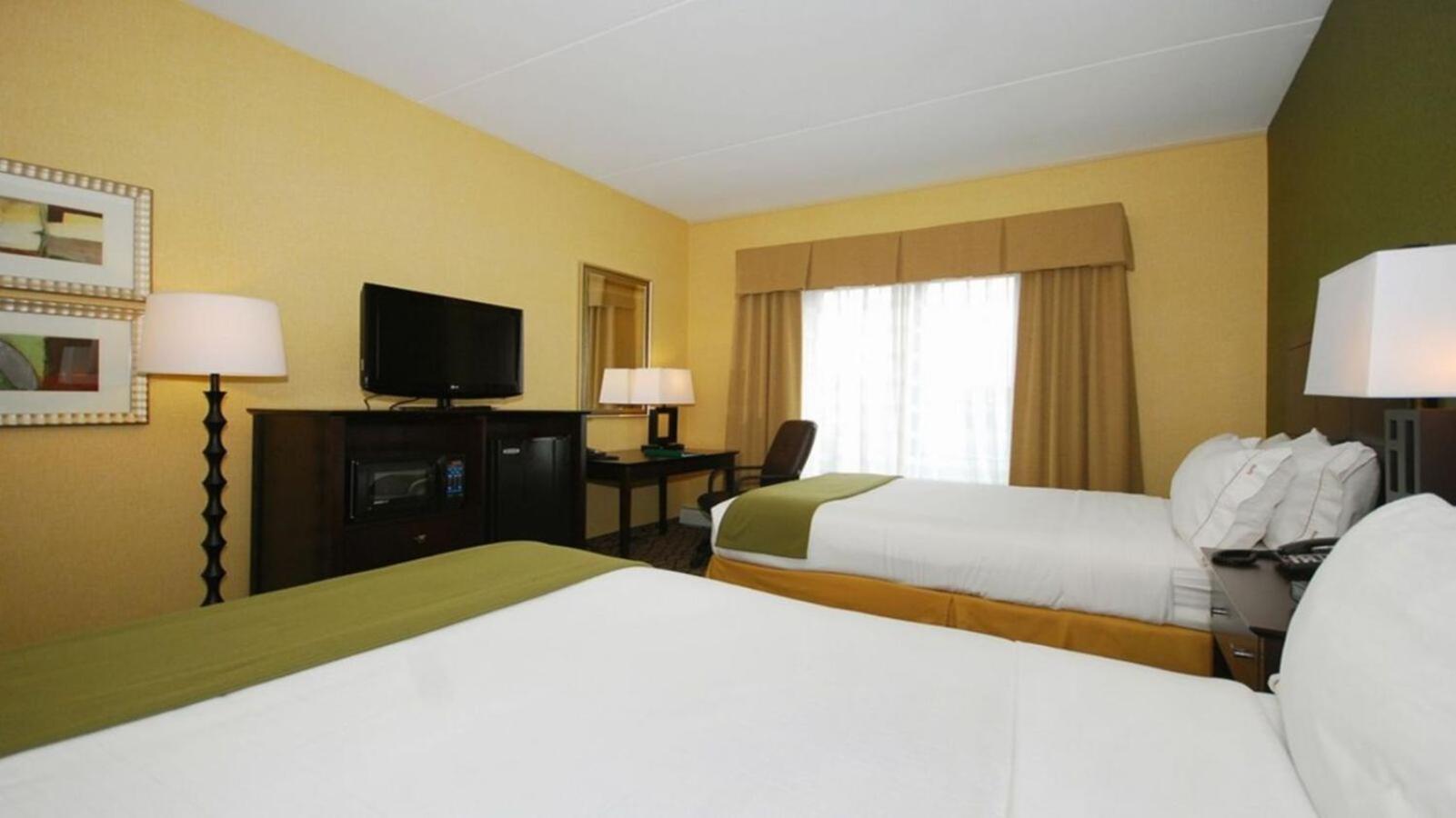 Double Room with Two Double Beds - Non-Smoking photo 1