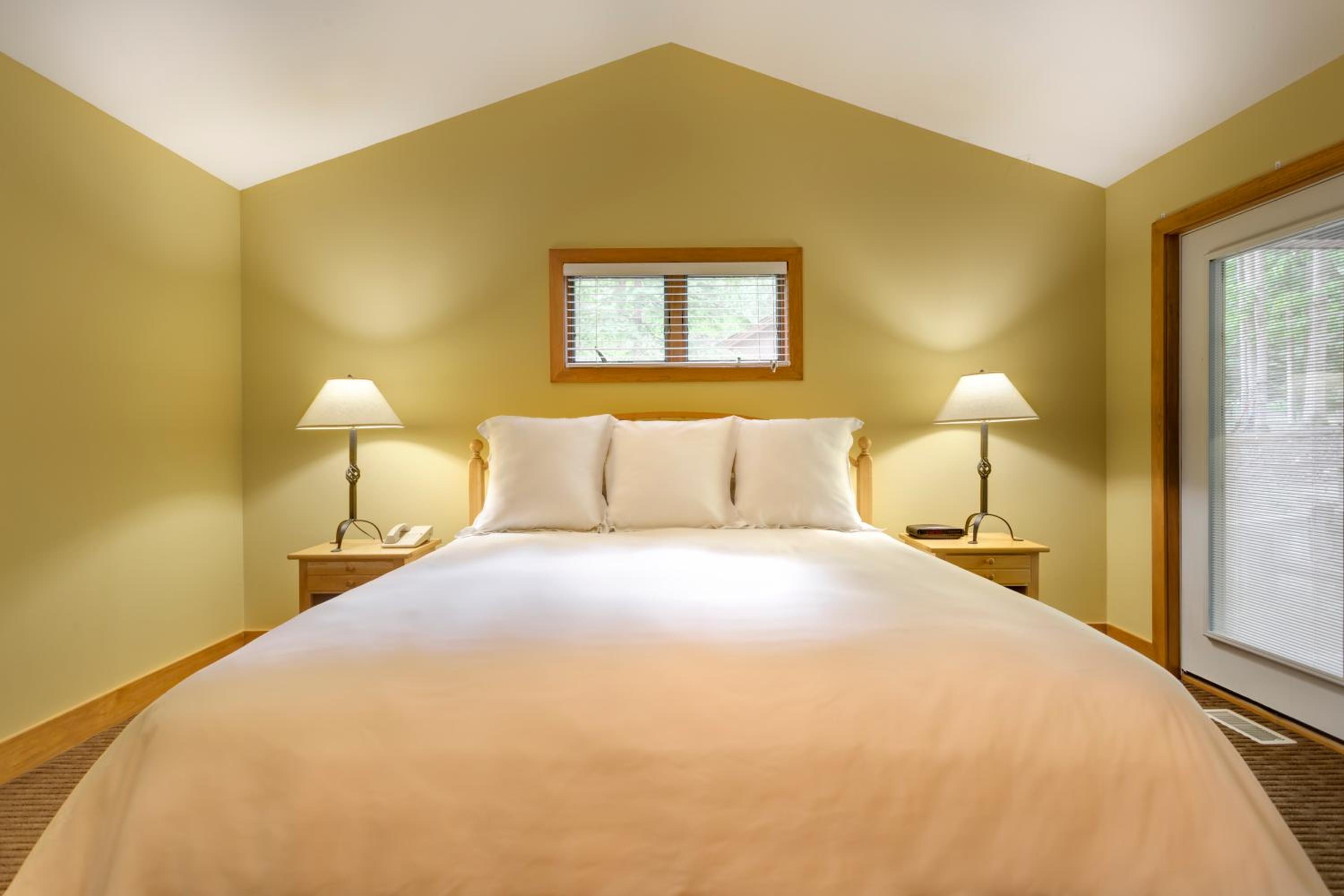 Disciple's Ridge Two Bedroom with Loft Non-Slopeside Condominium photo 1