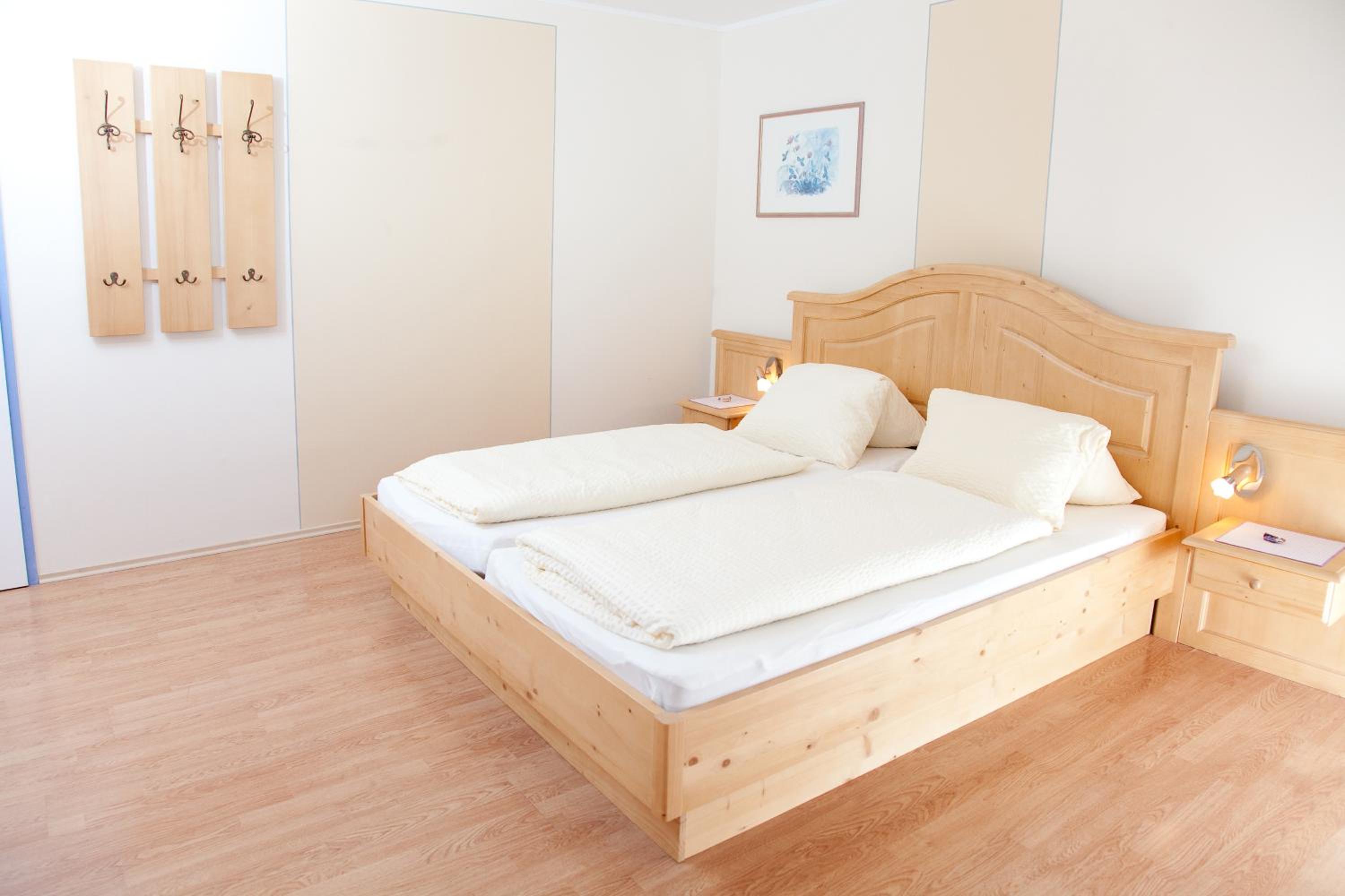 Two-Bedroom Apartment with Balcony photo 3