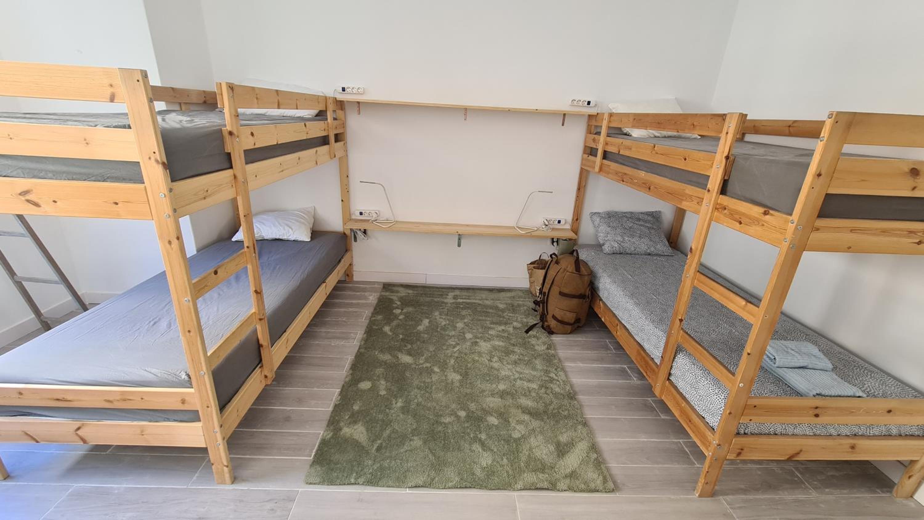 Cama en Habitación Compartida Mixta de 4 Camas