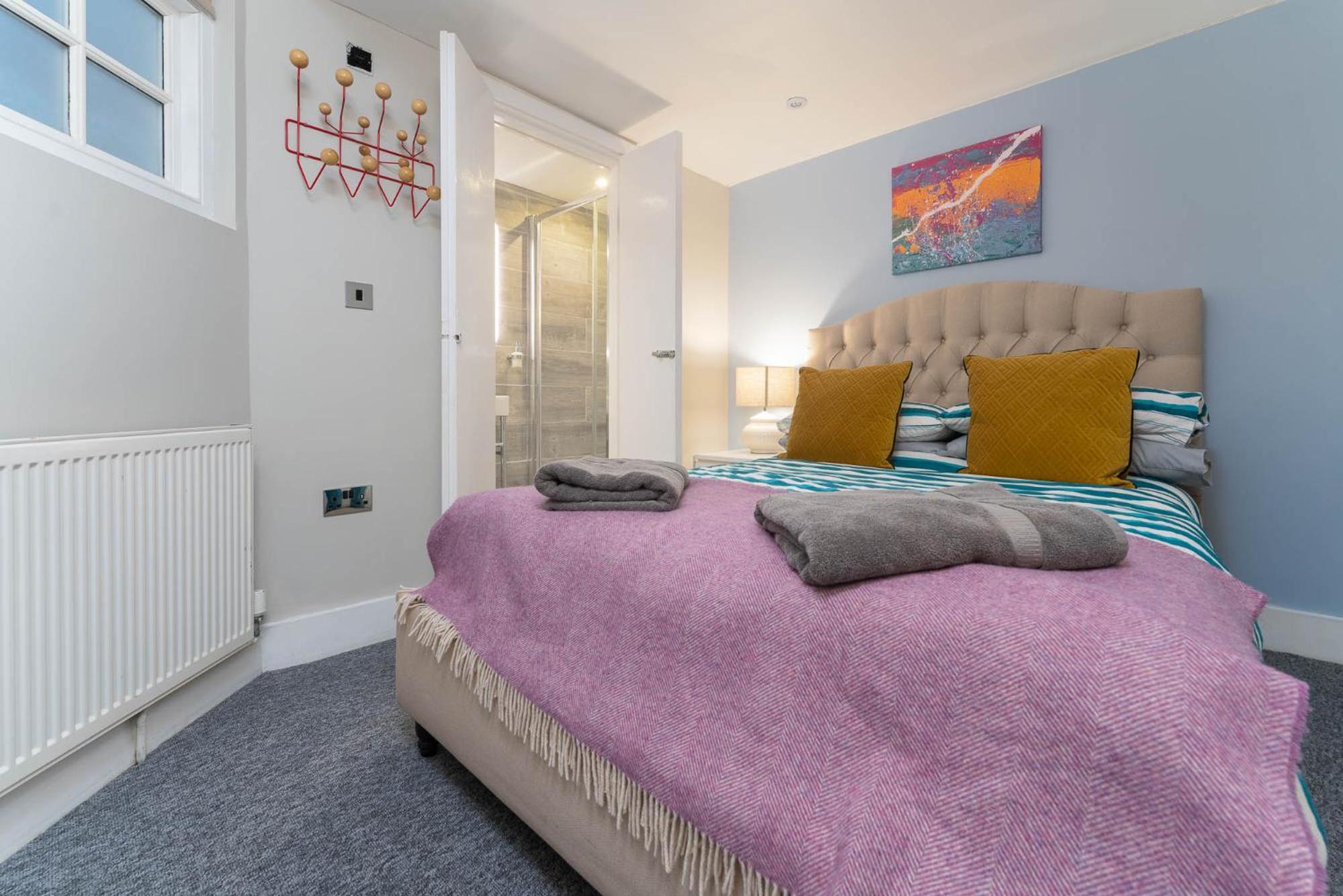 Three-Bedroom Apartment - Photo 9