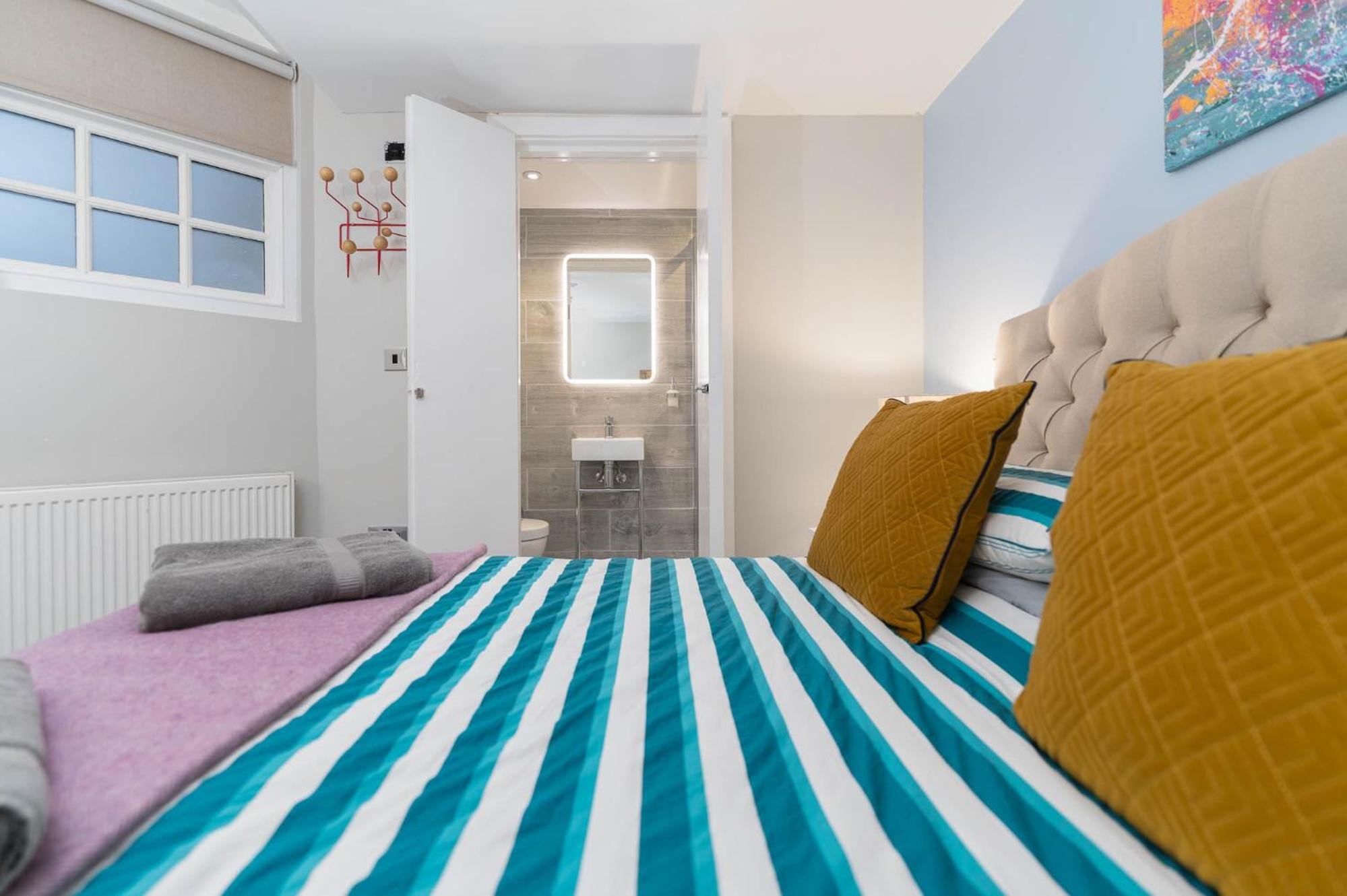 Three-Bedroom Apartment - Photo 17