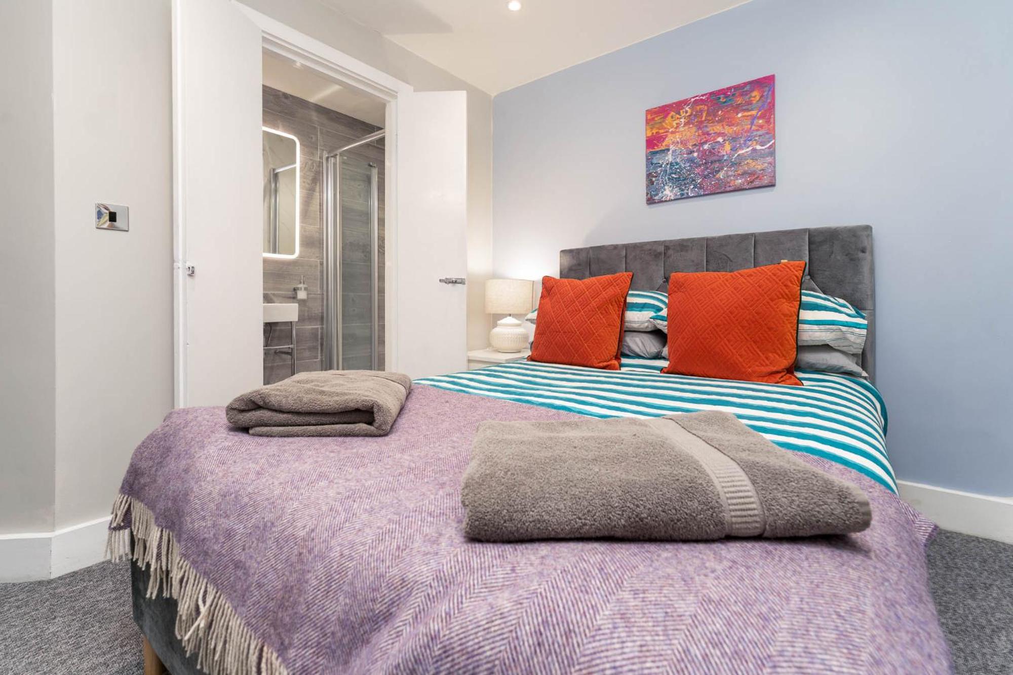 Three-Bedroom Apartment - Photo 18