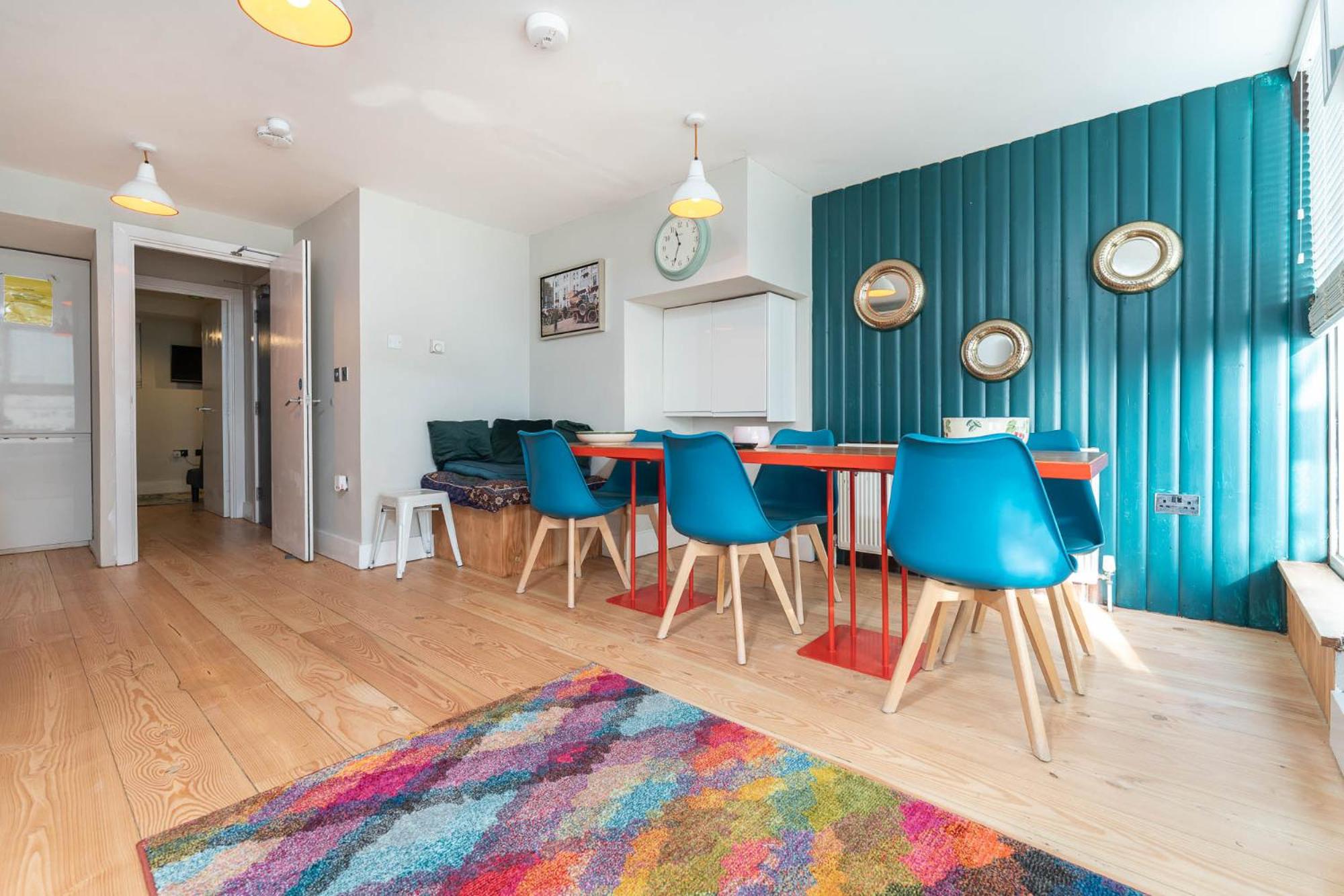 Three-Bedroom Apartment - Photo 8