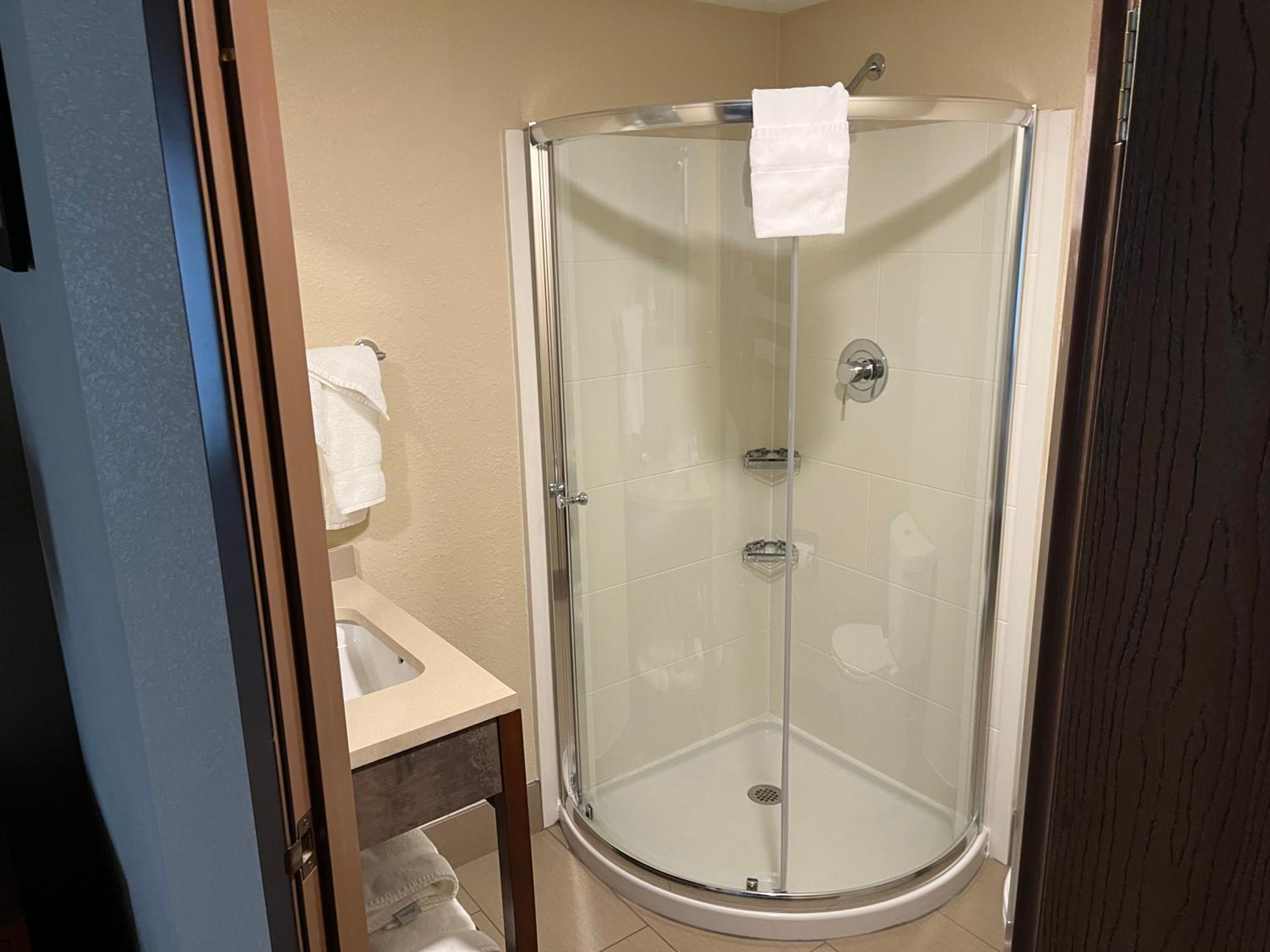 King Room - Shower Only - Non-Smoking - Photo 2
