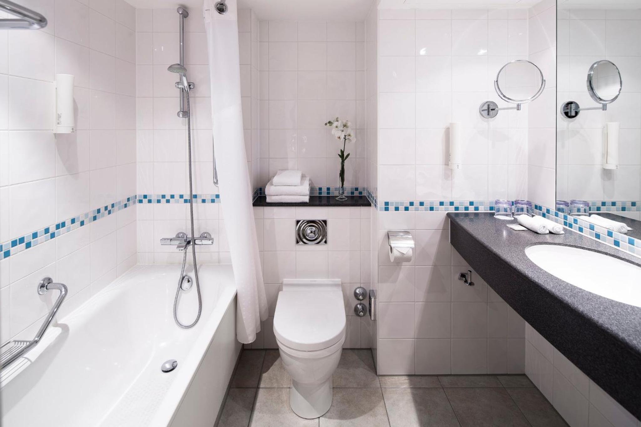 Standard Twin Room - Photo 2