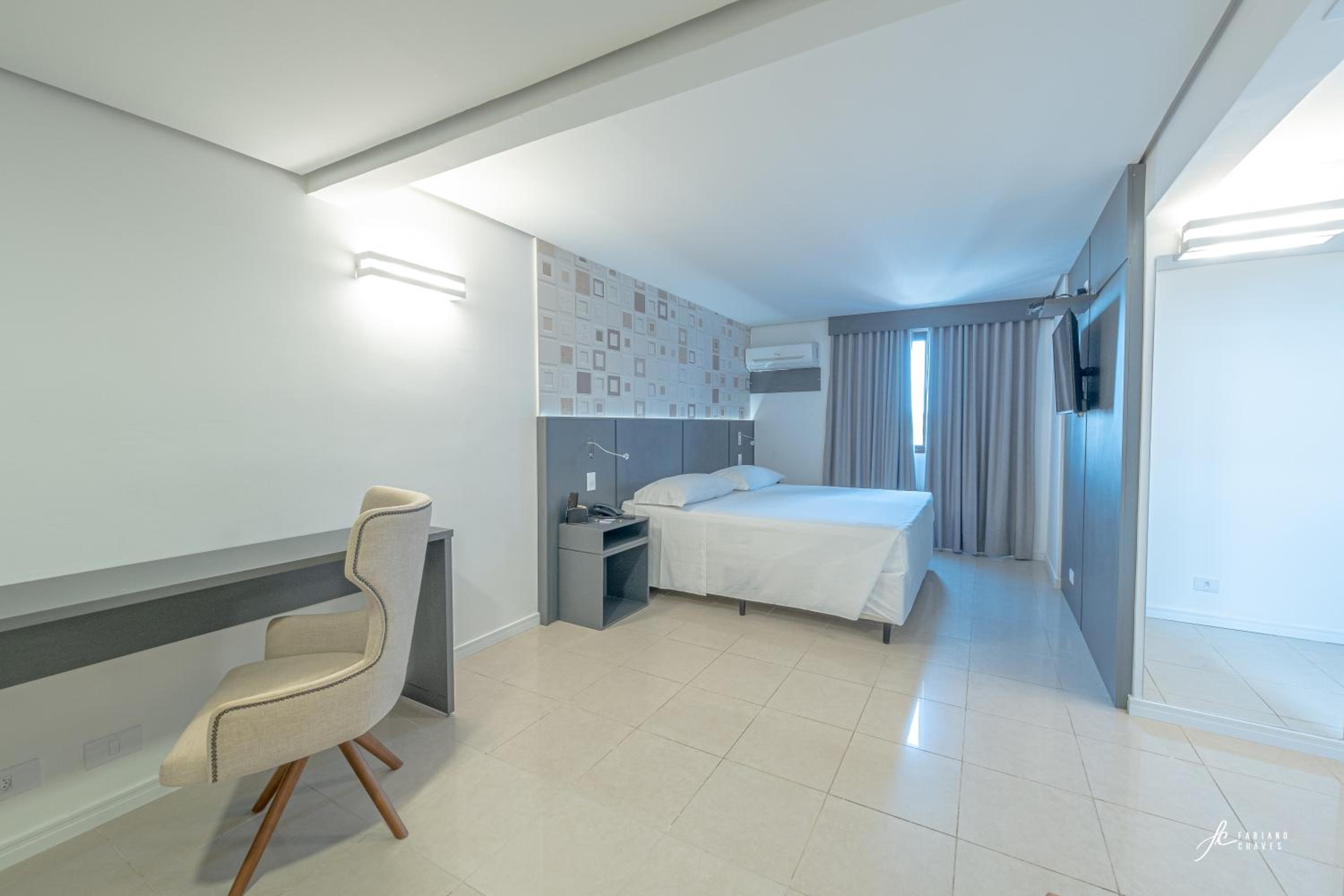 Deluxe King Suite photo 2
