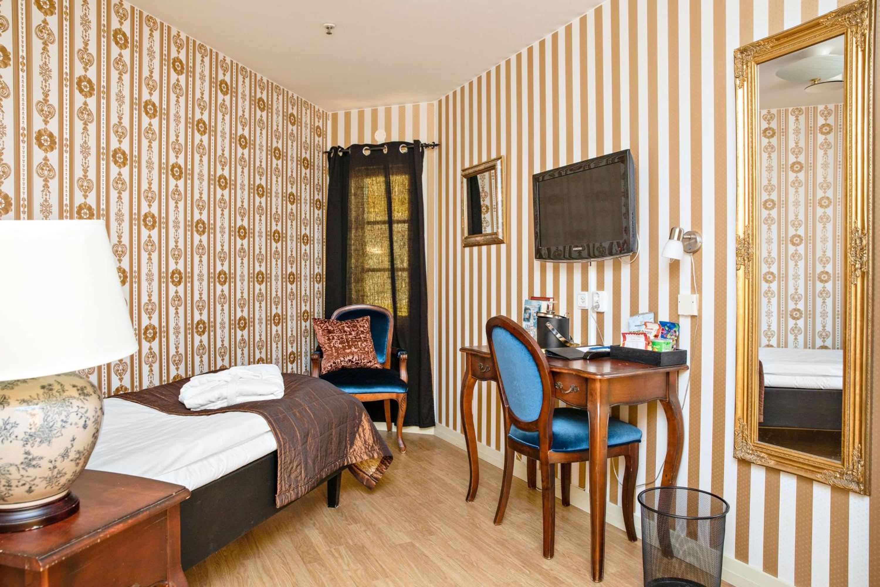 Single Room without Window