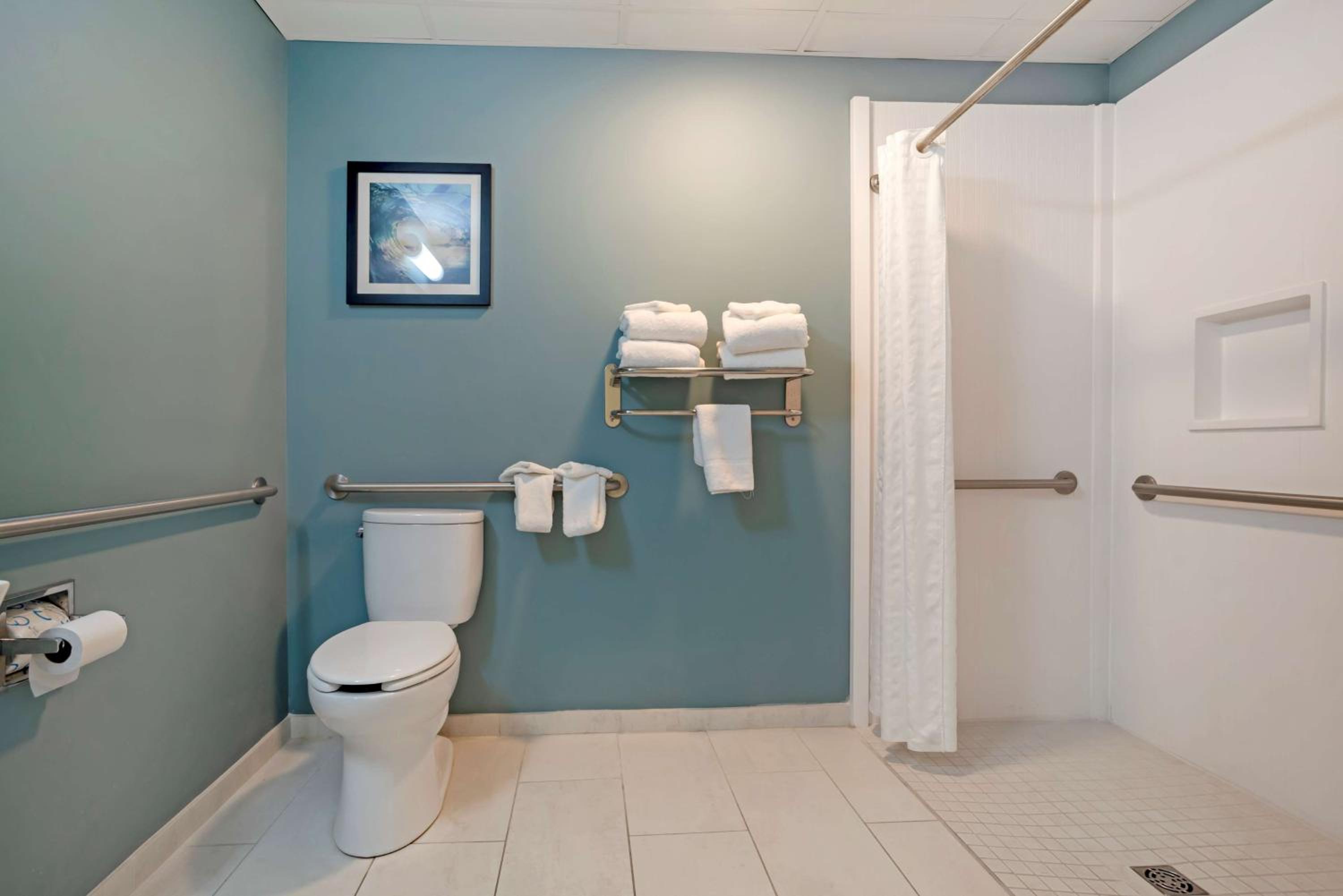 King Room with Walk-in Shower - Disability Access photo 3