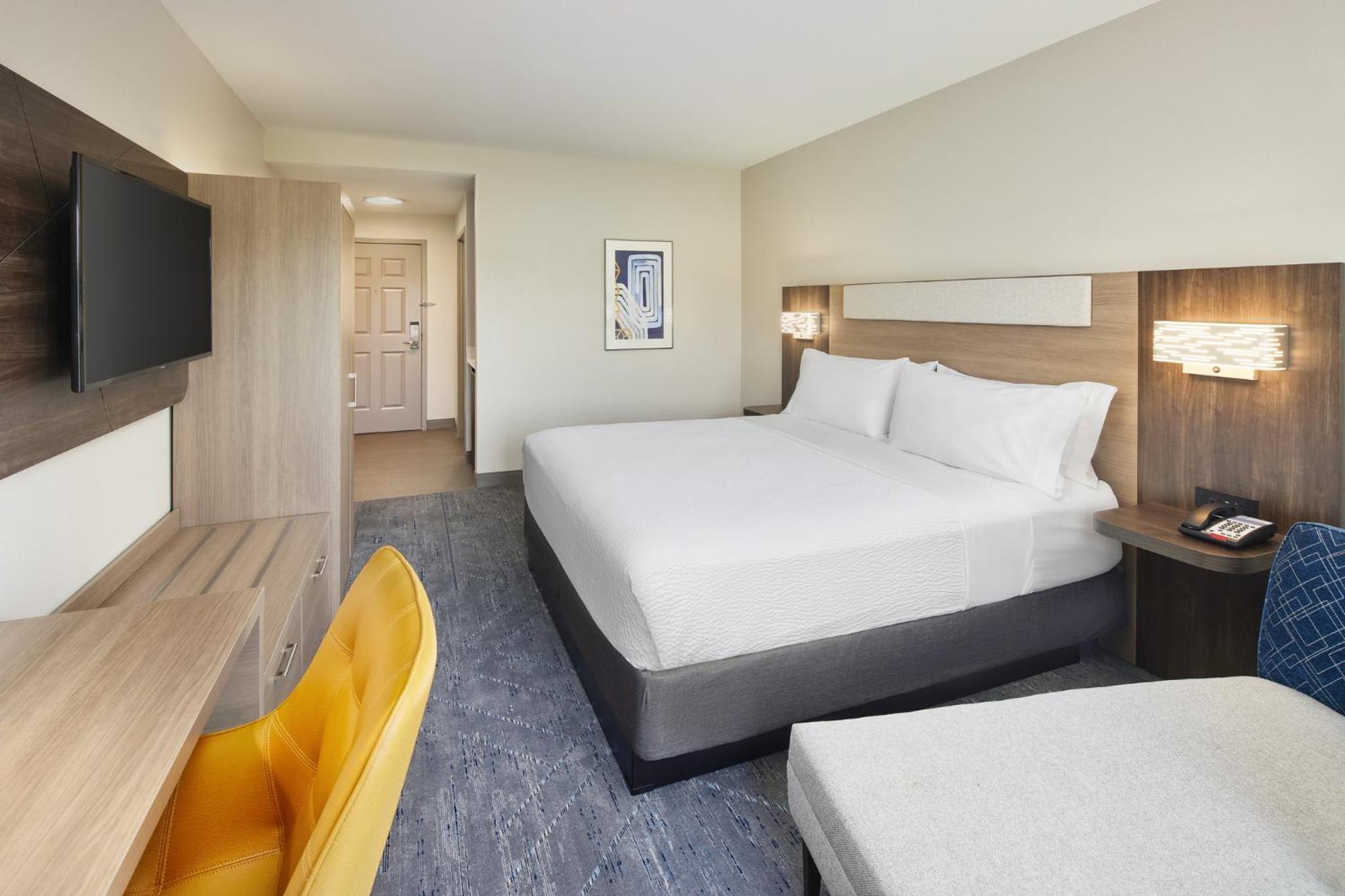 Standard King Room - Photo 4