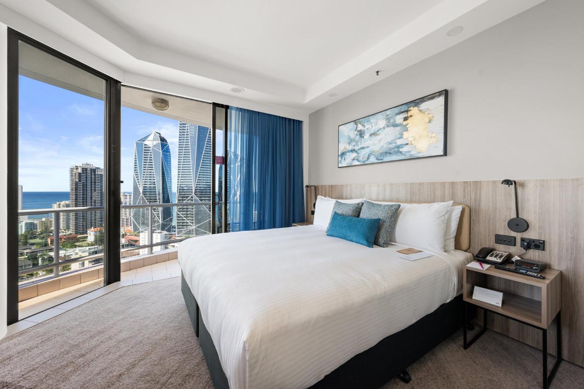 Junior King Suite with Ocean View - Photo 3