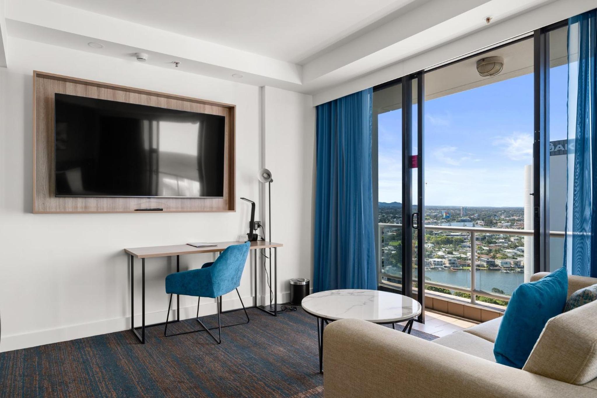Junior King Suite with Ocean View - Photo 4