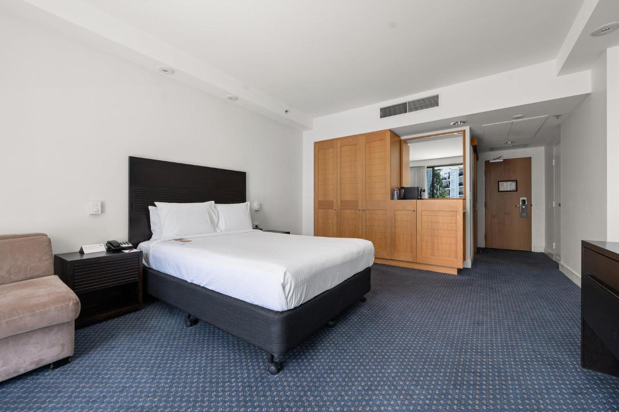 Standard Double Room - Disability Access - Photo 2