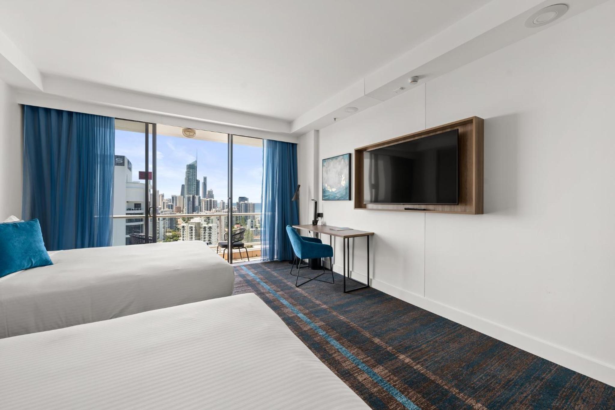 Standard Queen Room with Two Queen Beds and Ocean View - Photo 2