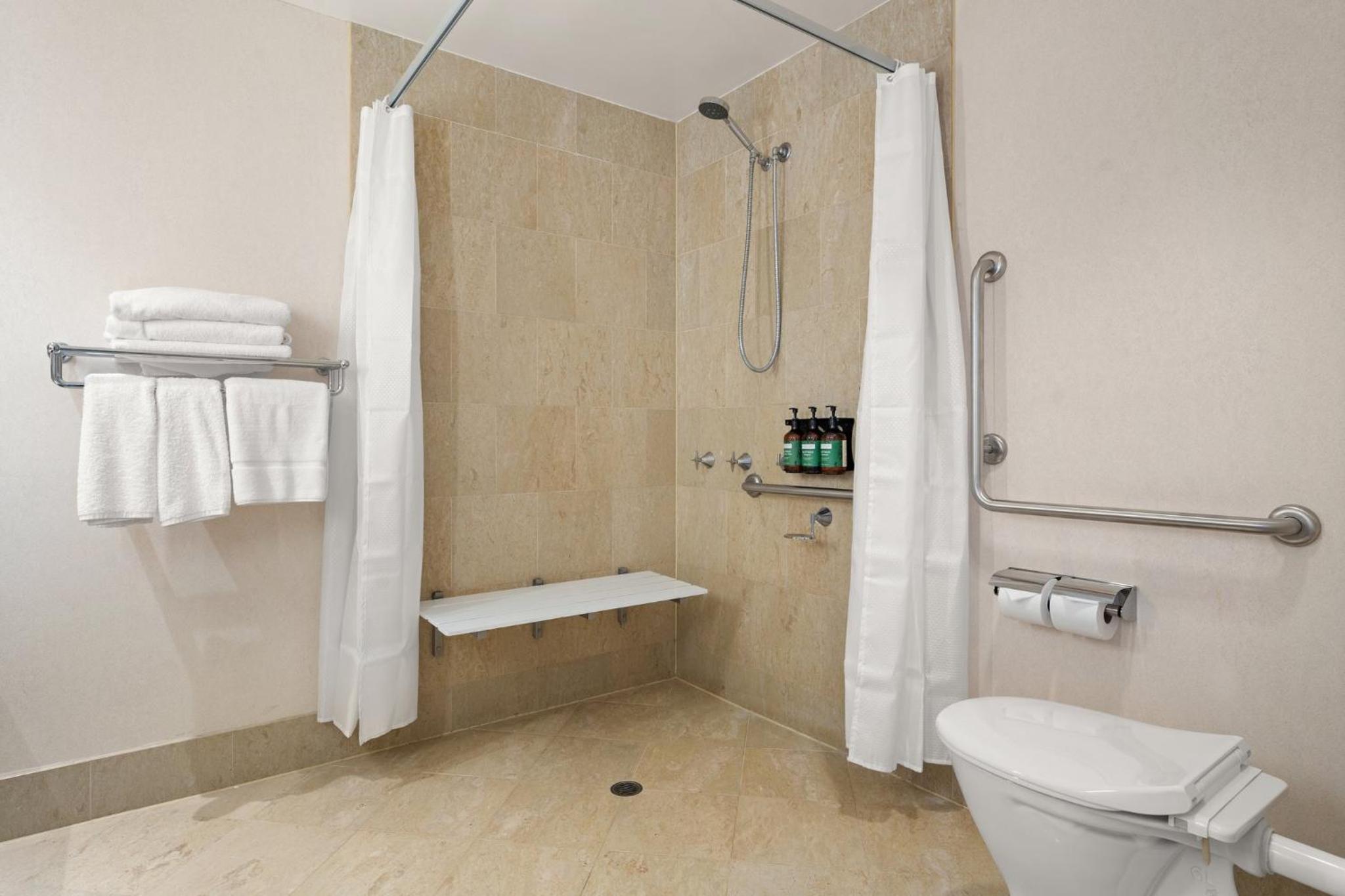 Standard Double Room - Disability Access - Photo 4