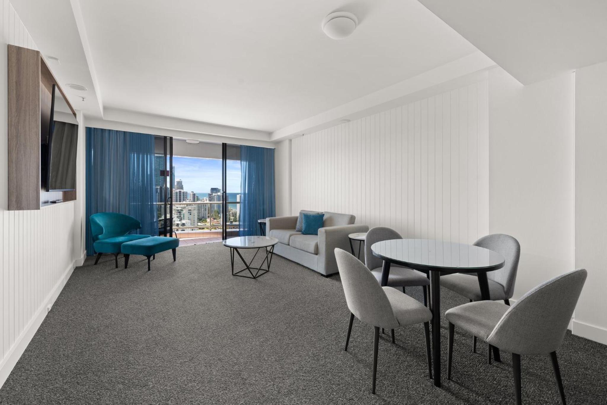 One-Bedroom Suite with Ocean View - Photo 2