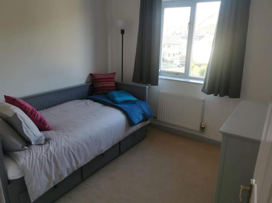 Three-Bedroom House photo 2