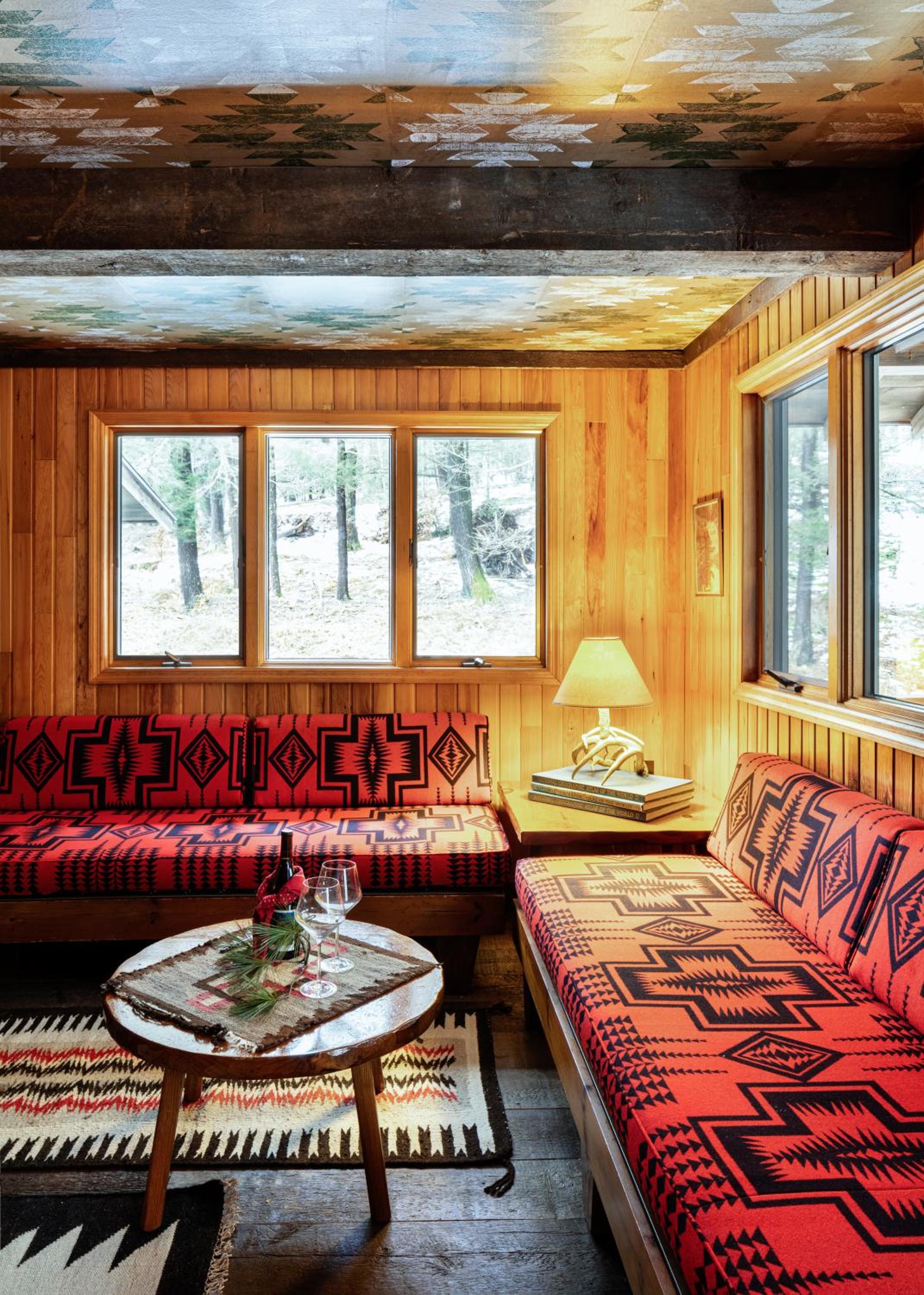 King Suite with Balcony - Photo 4