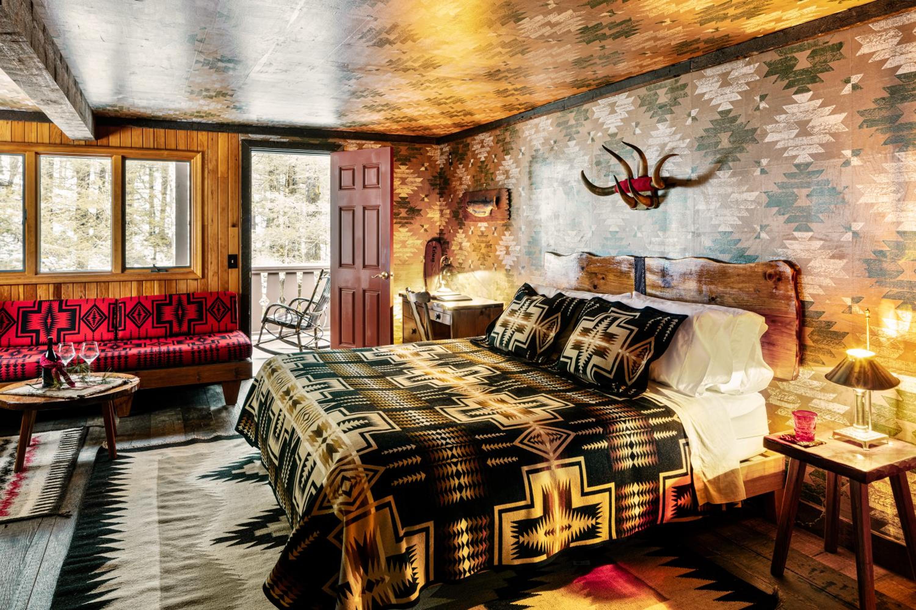 King Suite with Balcony - Photo 1