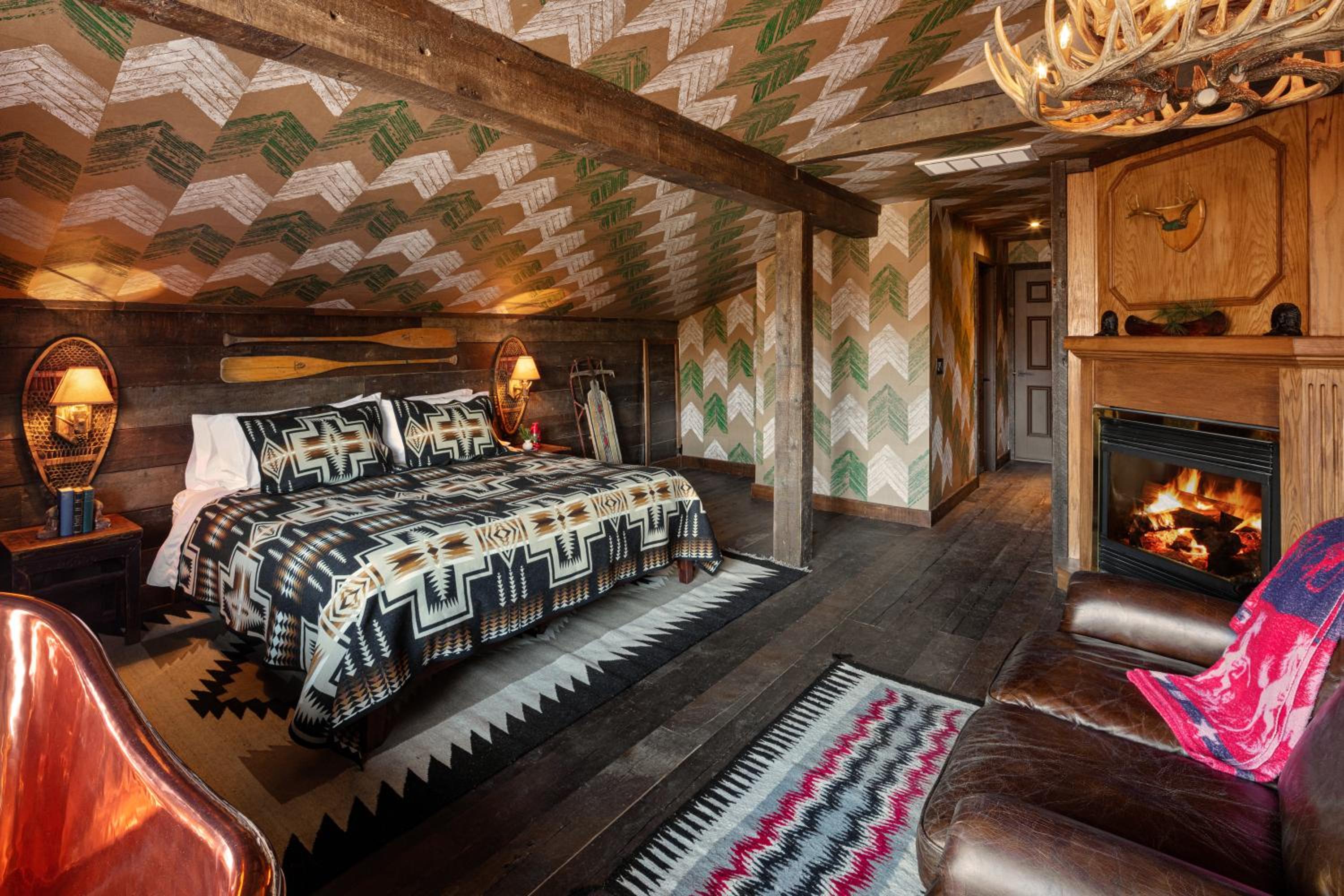 Suite with Balcony - Photo 4