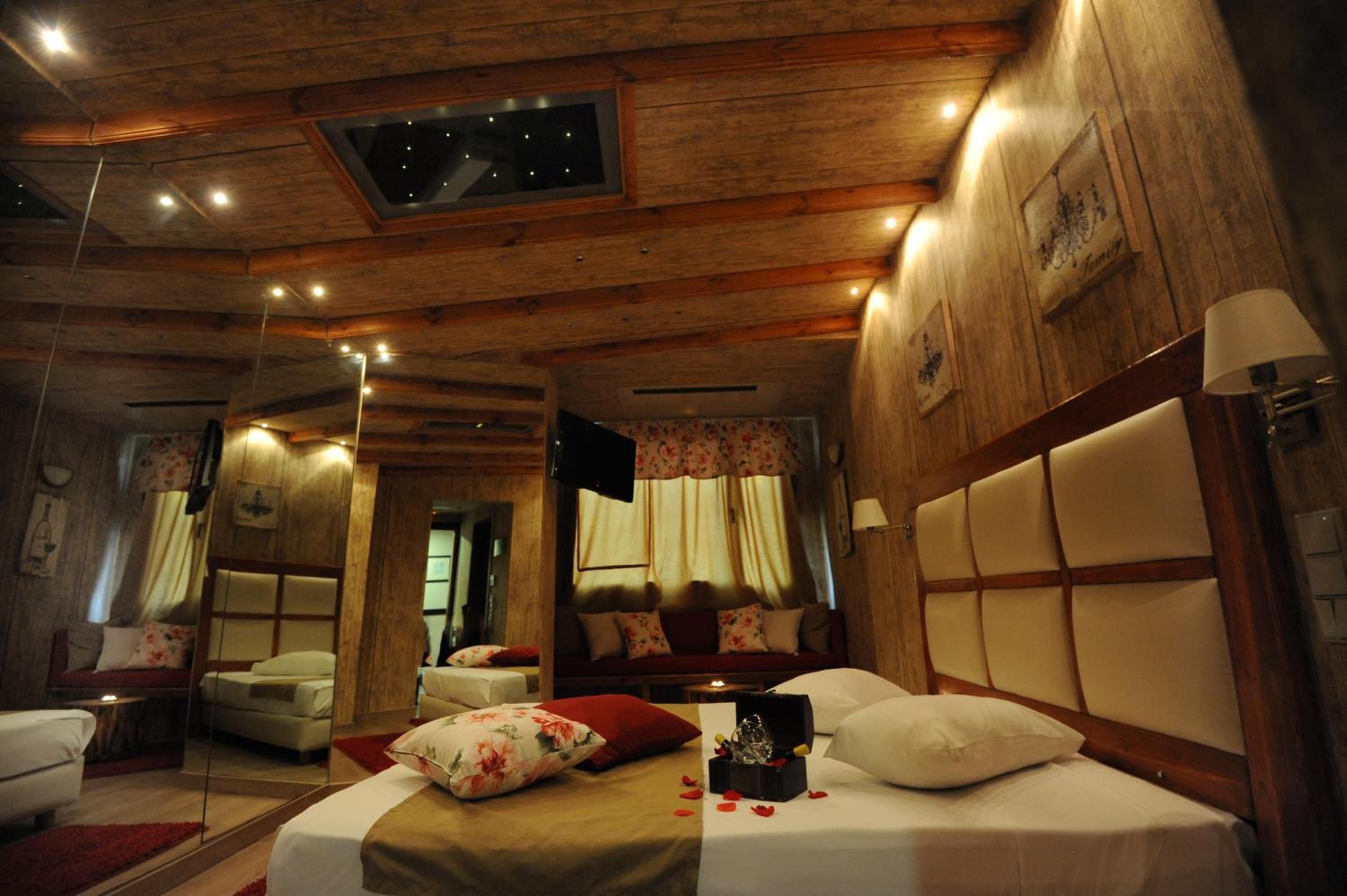 Double Room - Photo 5