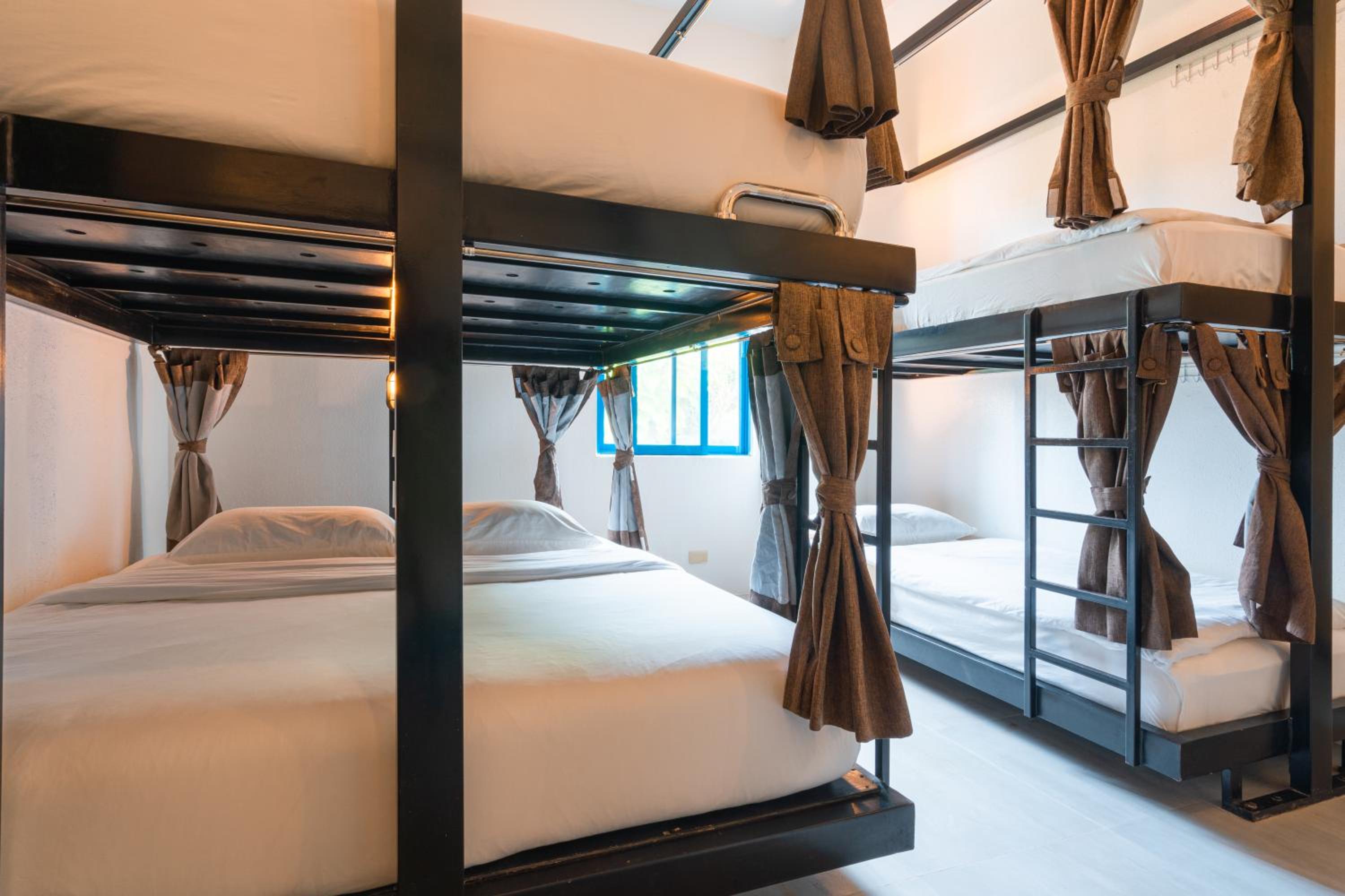 Bed in 6-Bed Dormitory Room photo 2