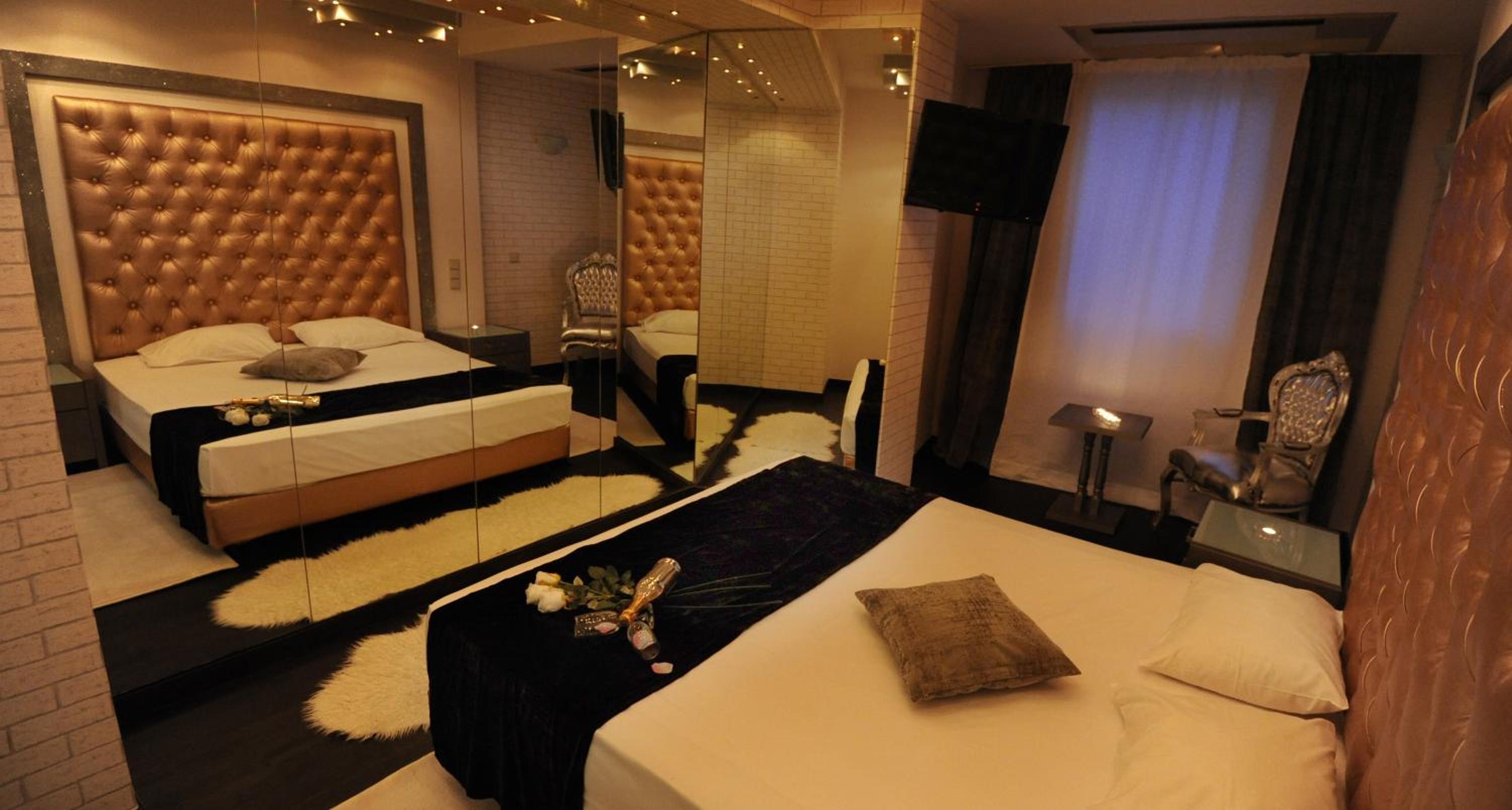 Double Room - Photo 6
